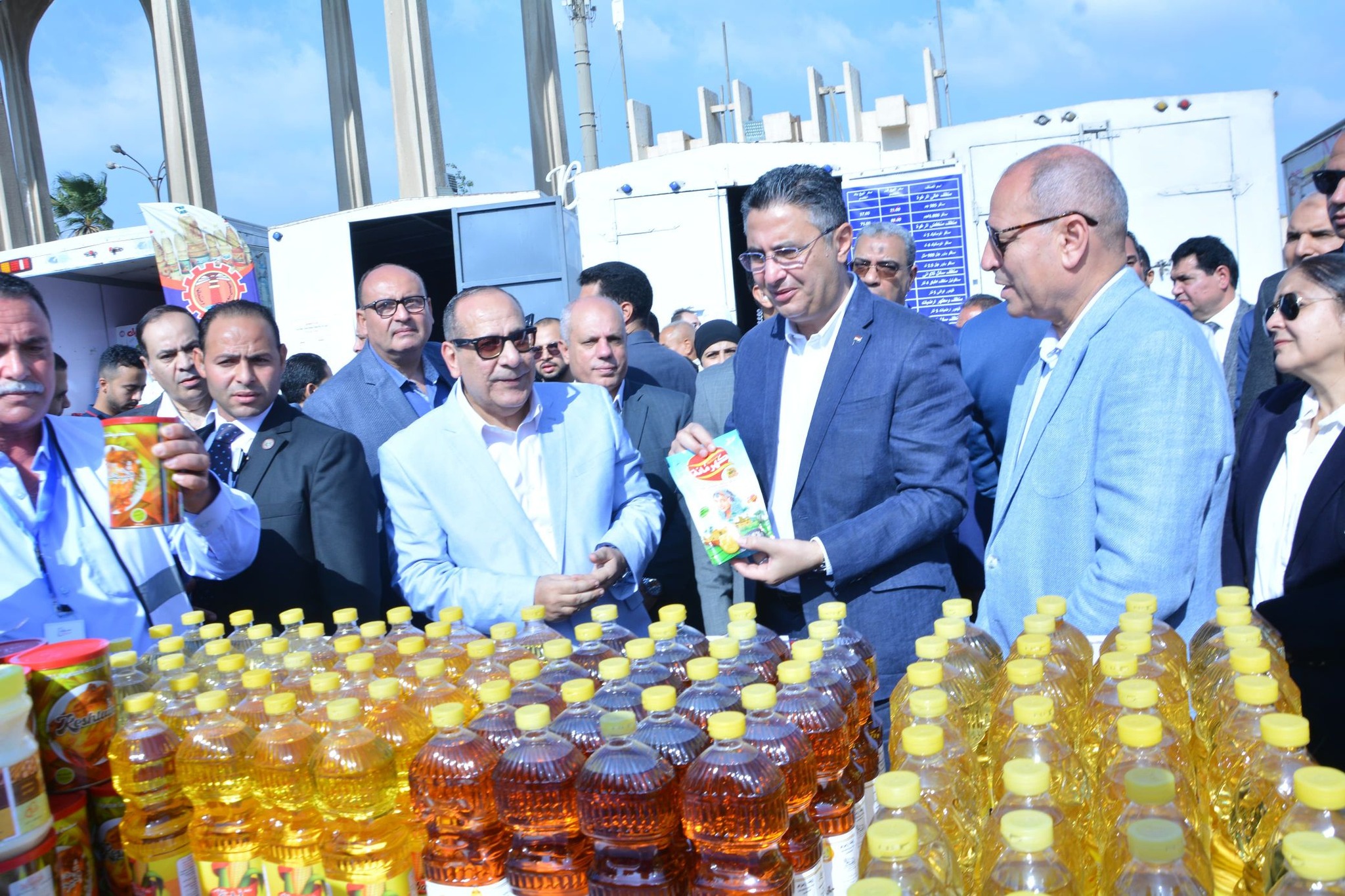 وزير التموين يفتتح سوق اليوم الواحد بمدينة نصر