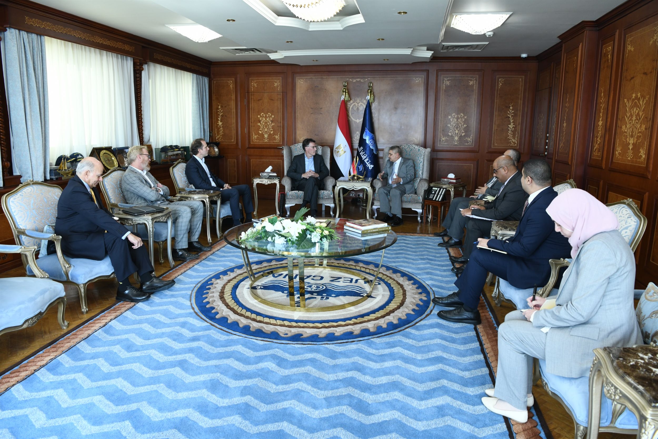 أسامة ربيع يلتقي الرئيس التنفيذي لترسانة IHC الهولندية