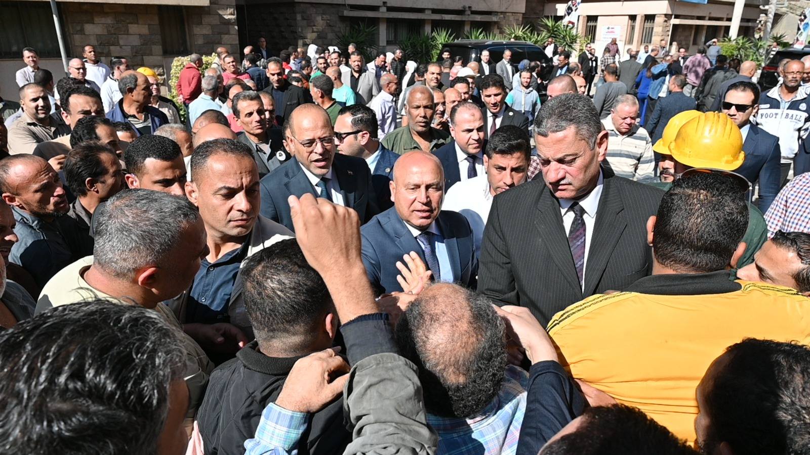 وزير الصناعة يعلن حل مشكلات شركة النصر للمسبوكات