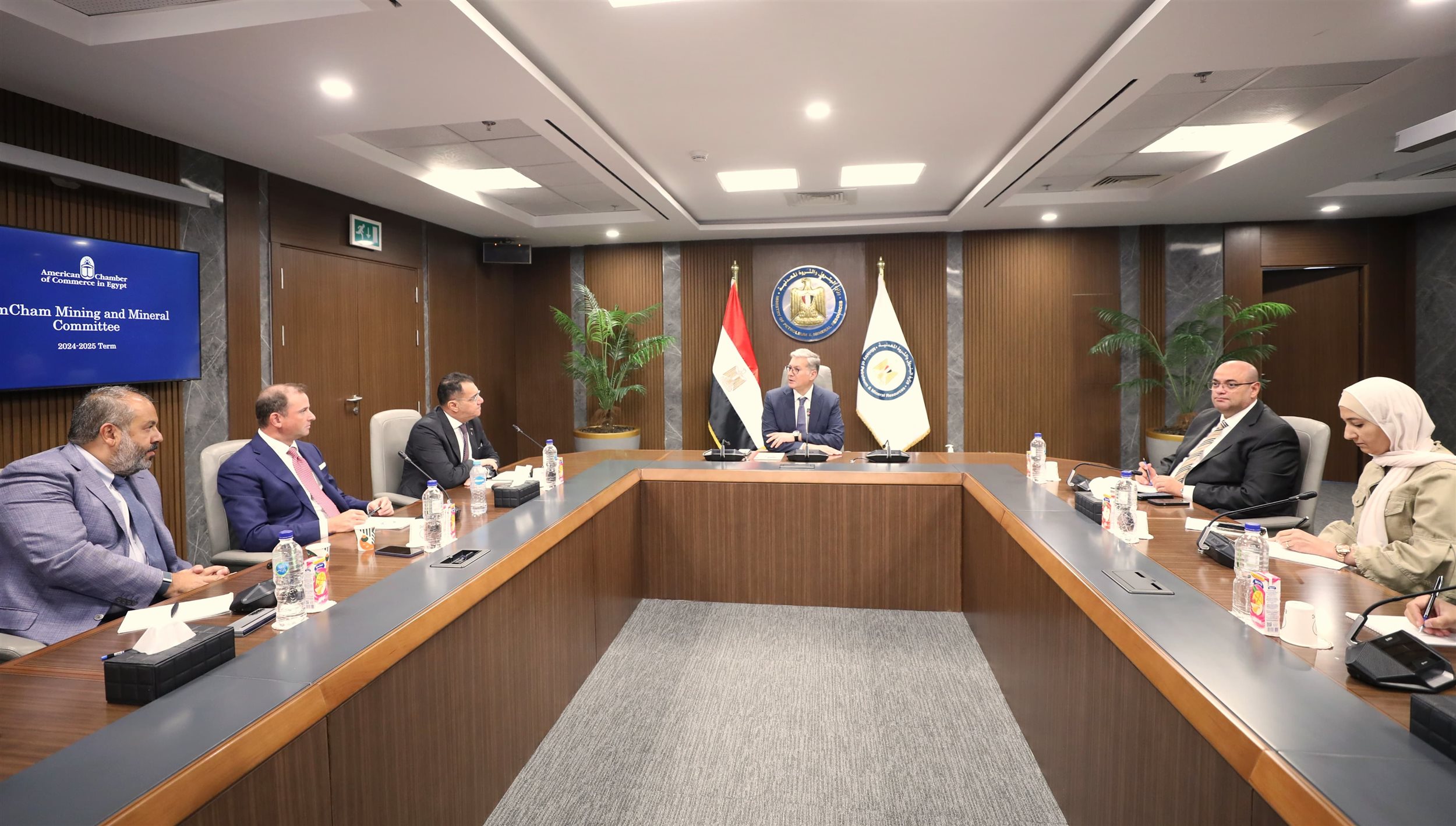 بدوي يستقبل وفدا من لجنة التعدين بغرفة التجارة الأمريكية