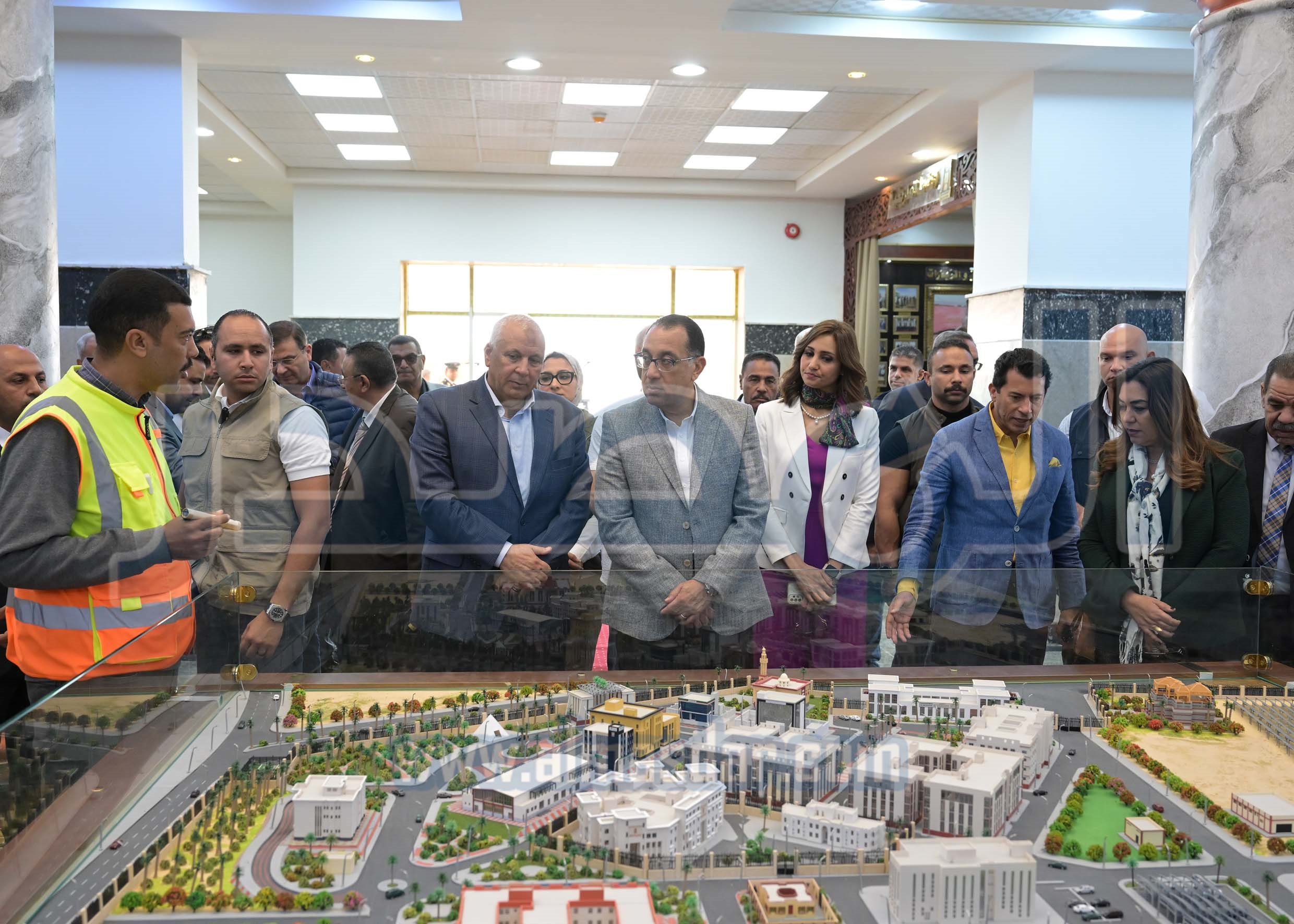 رئيس الوزراء يتفقد العاصمة الإدارية الجديدة بالمحافظة