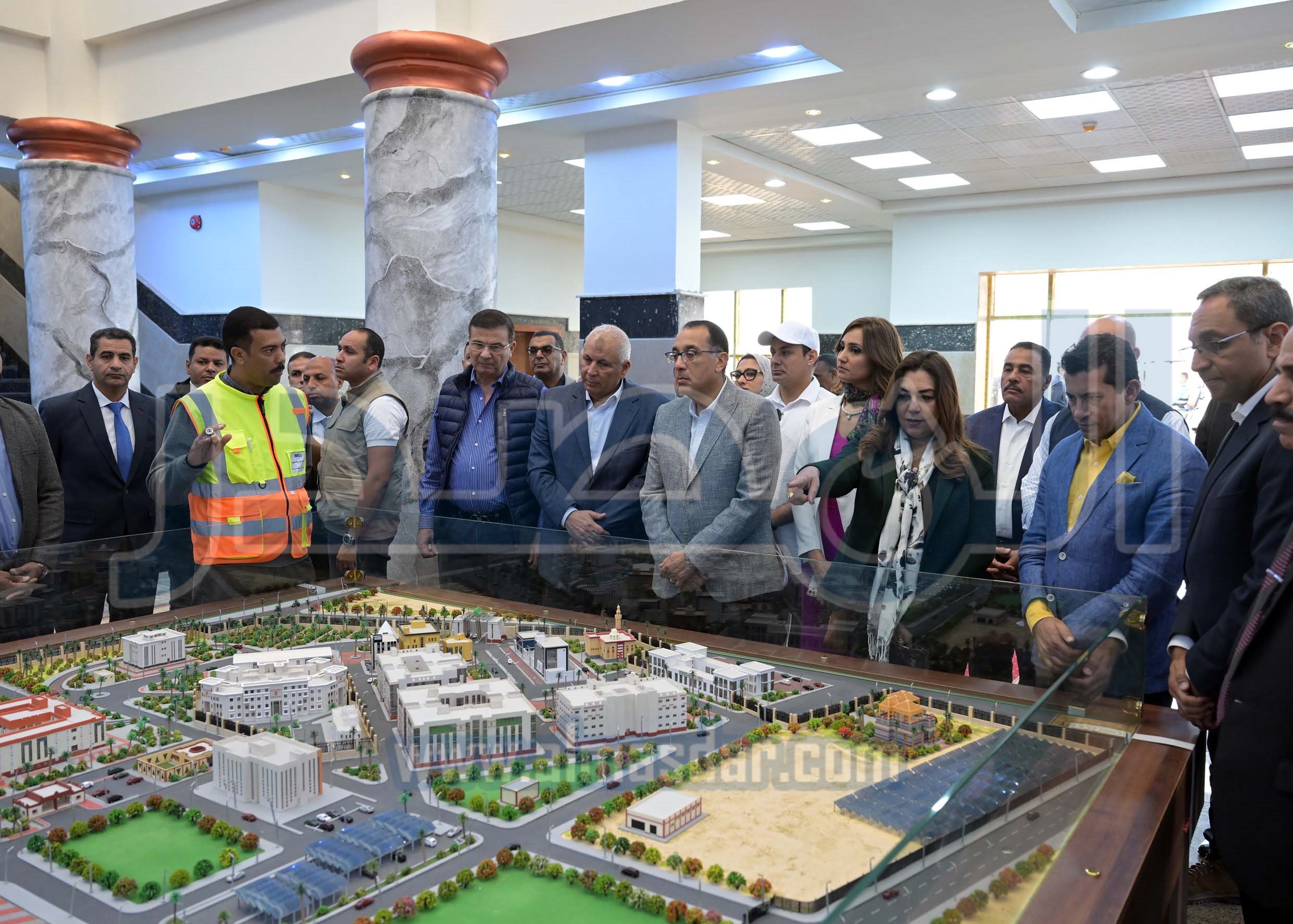 رئيس الوزراء يتفقد العاصمة الإدارية الجديدة بالمحافظة