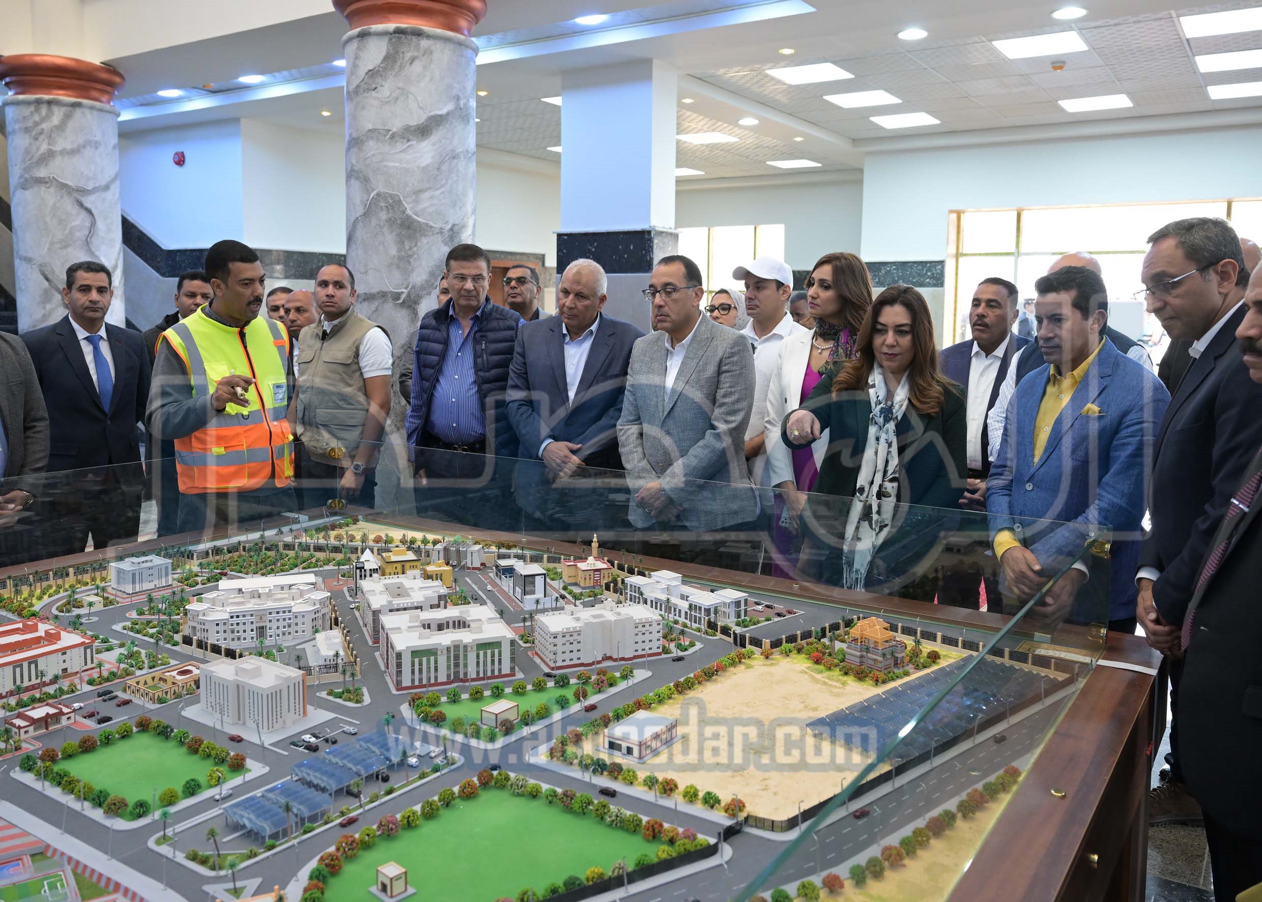 رئيس الوزراء يتفقد العاصمة الإدارية الجديدة بالمحافظة