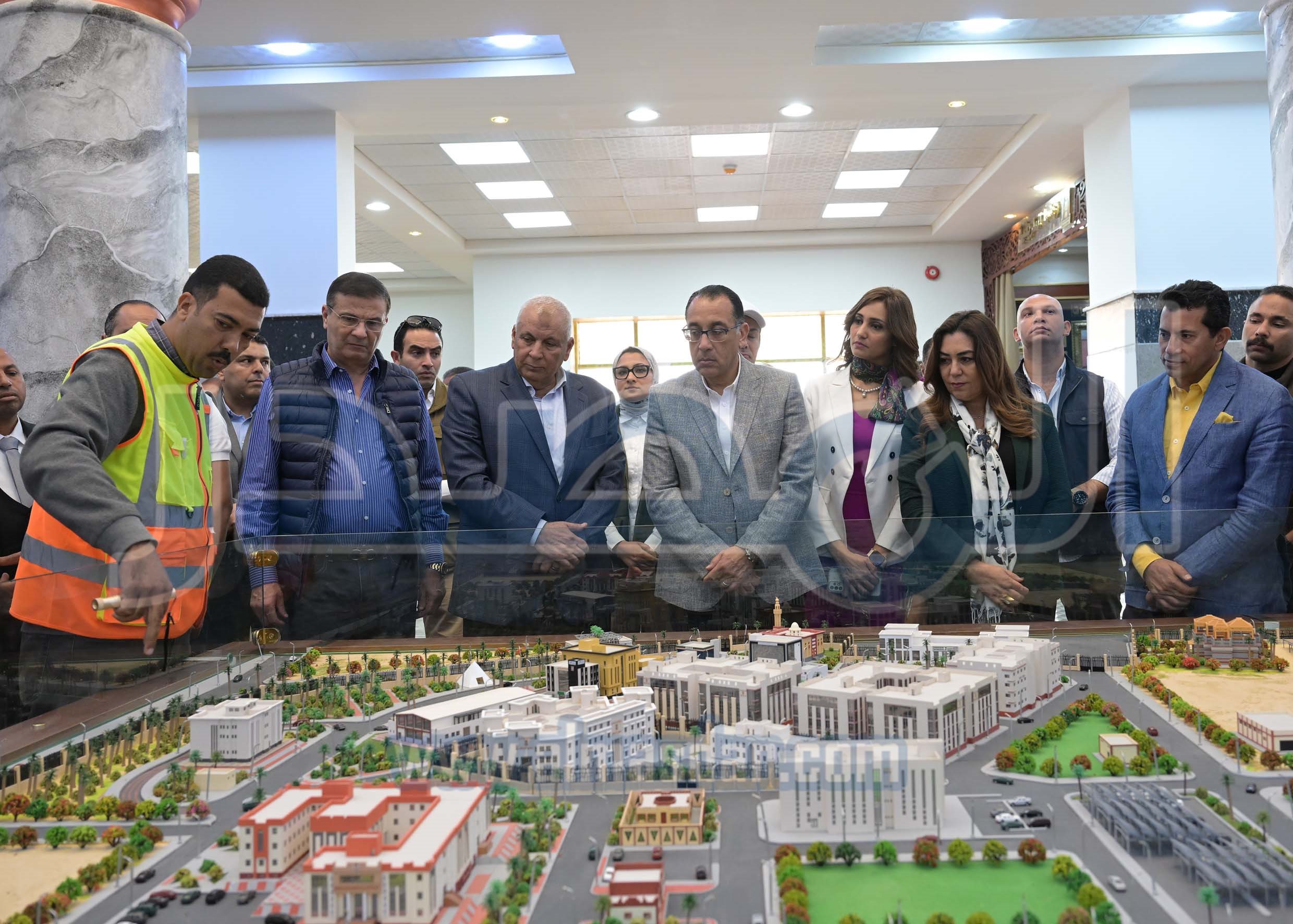 رئيس الوزراء يتفقد العاصمة الإدارية الجديدة بالمحافظة