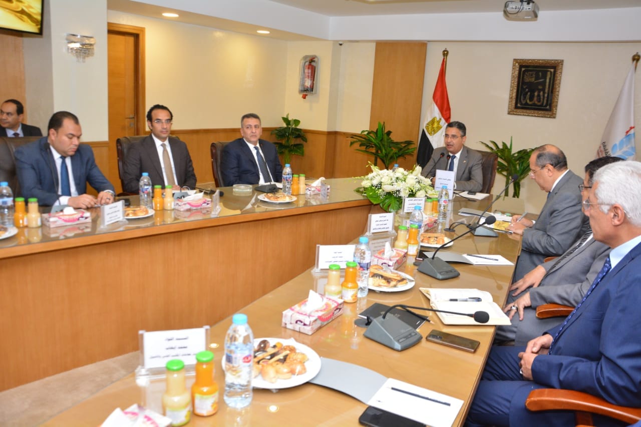 وزير التموين والتجارة الداخلية مع شركات زيوت الطعام