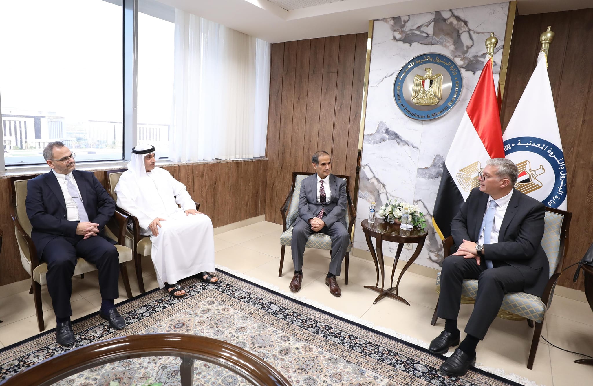 وزير البترول يستقبل المدير العام لشركة الامارات للبترول والوفد المرافق له
