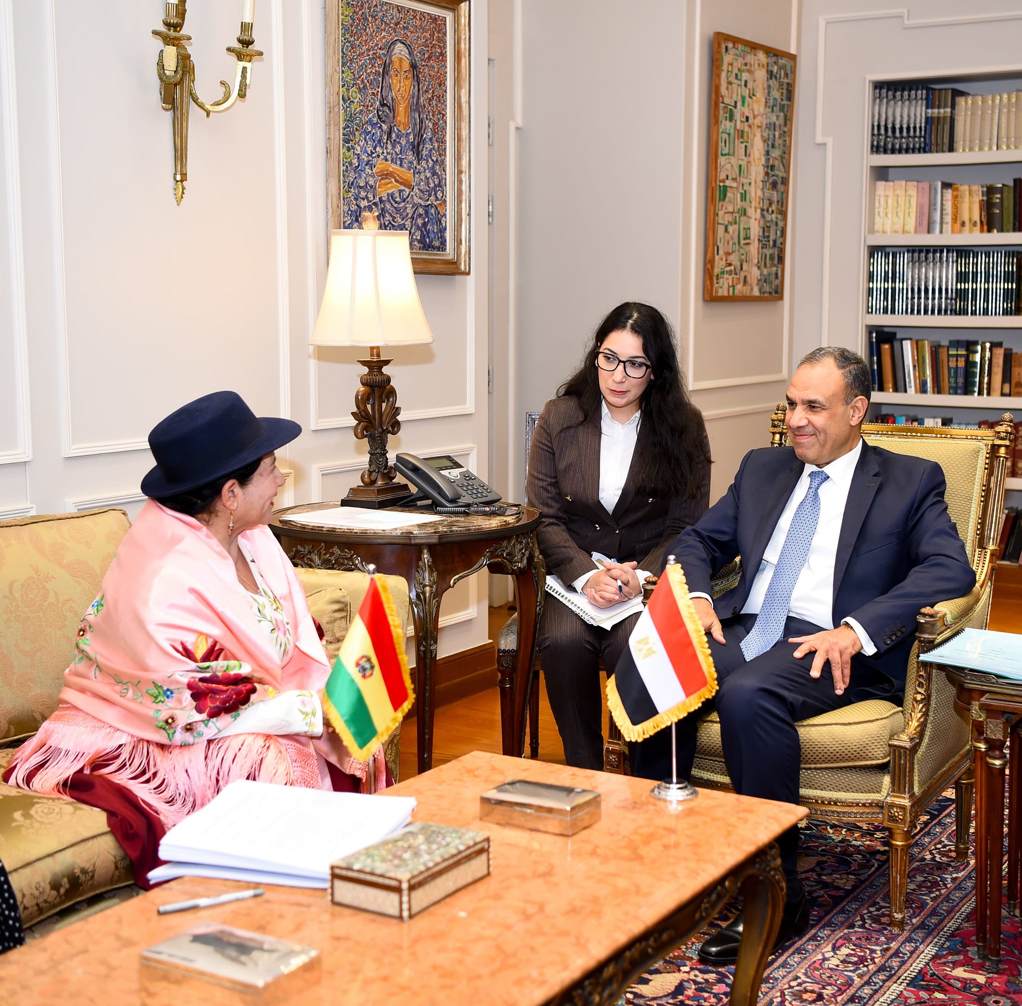 وزير الخارجية مع وزيرة خارجية بوليفيا