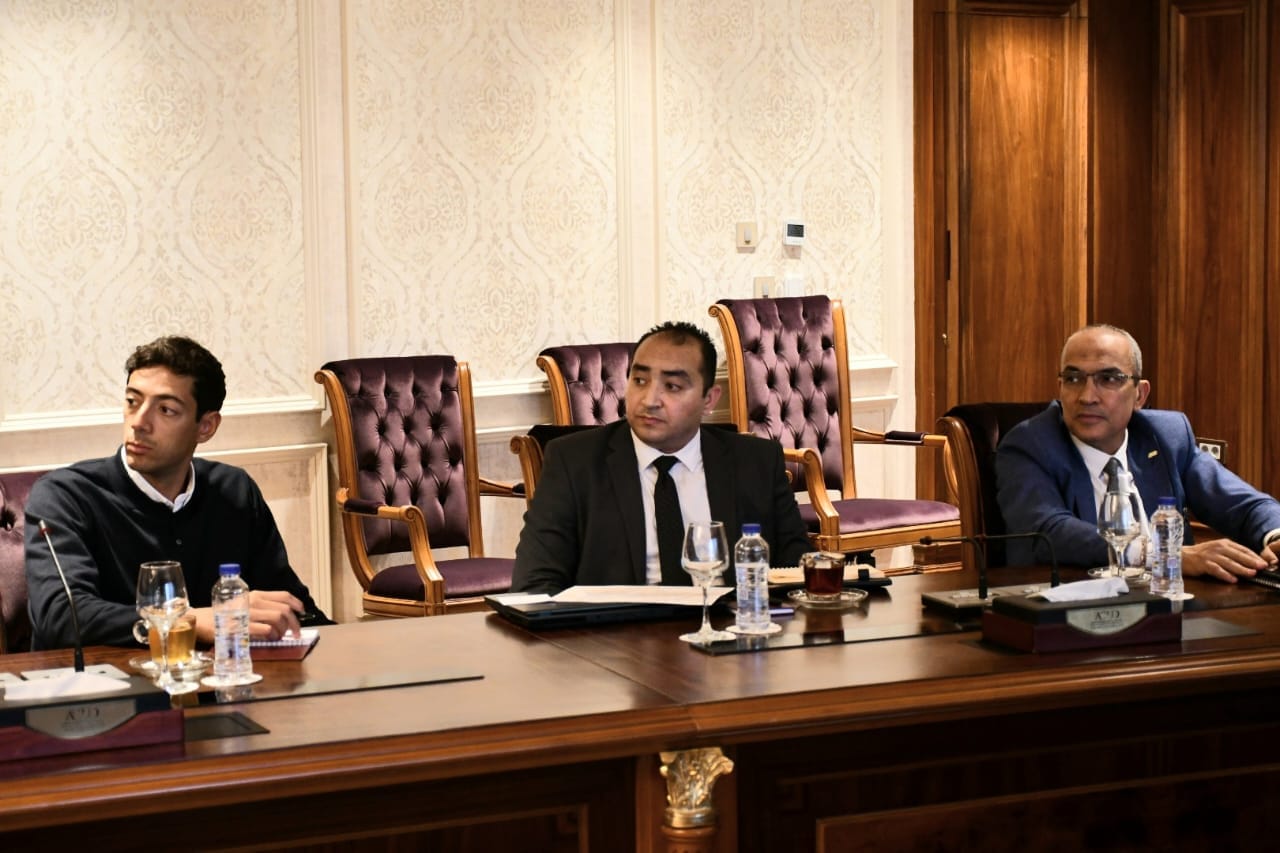 صبحي في اجتماع مع رئيس شركة العاصمة الإدارية للتنمية العمرانية
