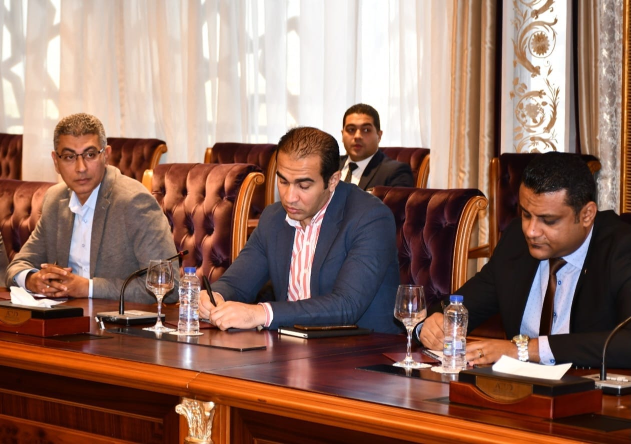 صبحي في اجتماع مع رئيس شركة العاصمة الإدارية للتنمية العمرانية