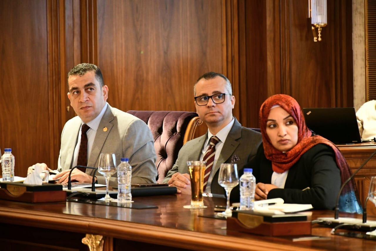 صبحي في اجتماع مع رئيس شركة العاصمة الإدارية للتنمية العمرانية