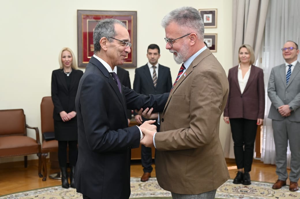 مباحثات وزير الاتصالات مع وزيرى الاعلام والعلوم الصربيين