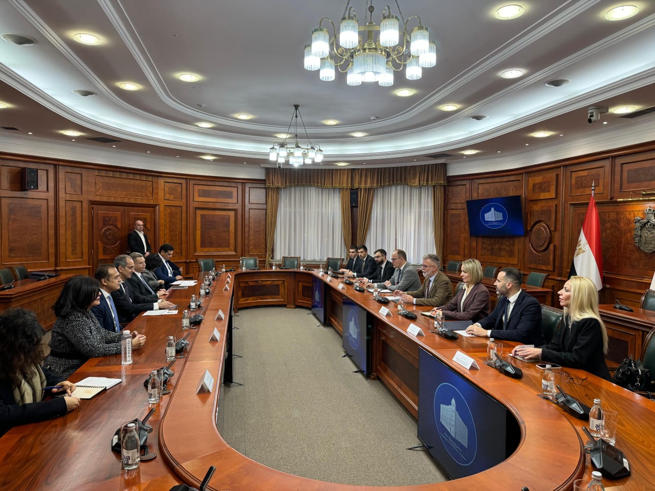 مباحثات وزير الاتصالات مع وزيرى الاعلام والعلوم الصربيين