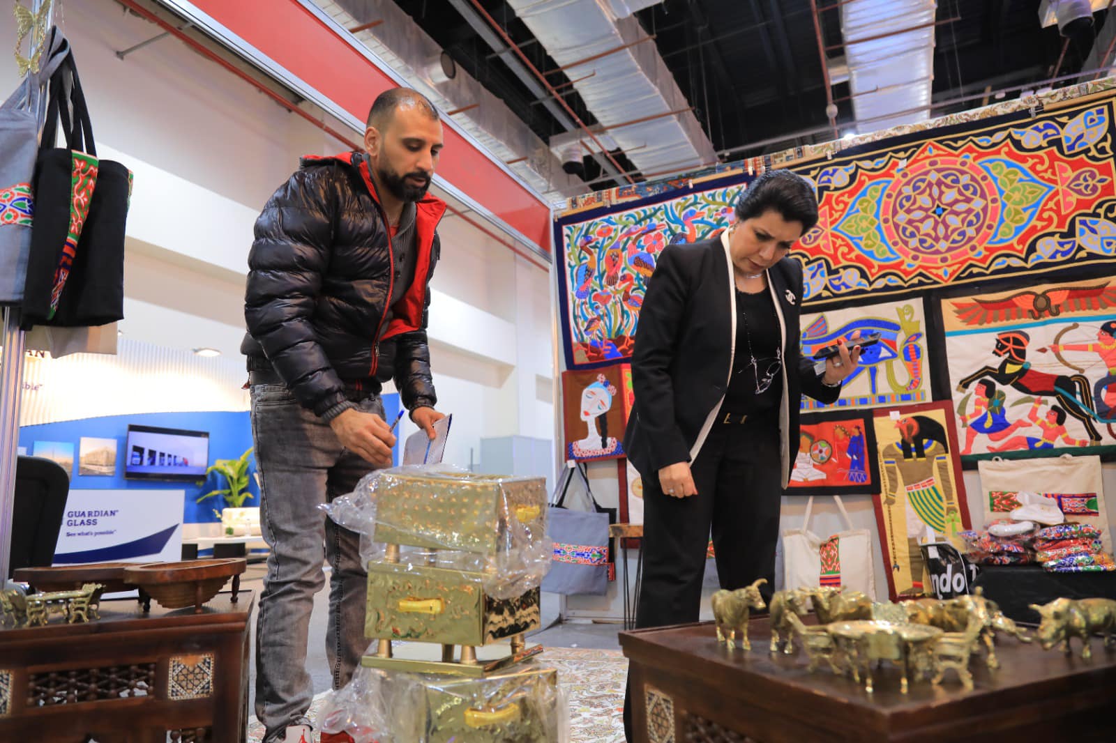 جناح للحرف اليدوية والتراثية بالمعرض الدولي السنوي للصناعة