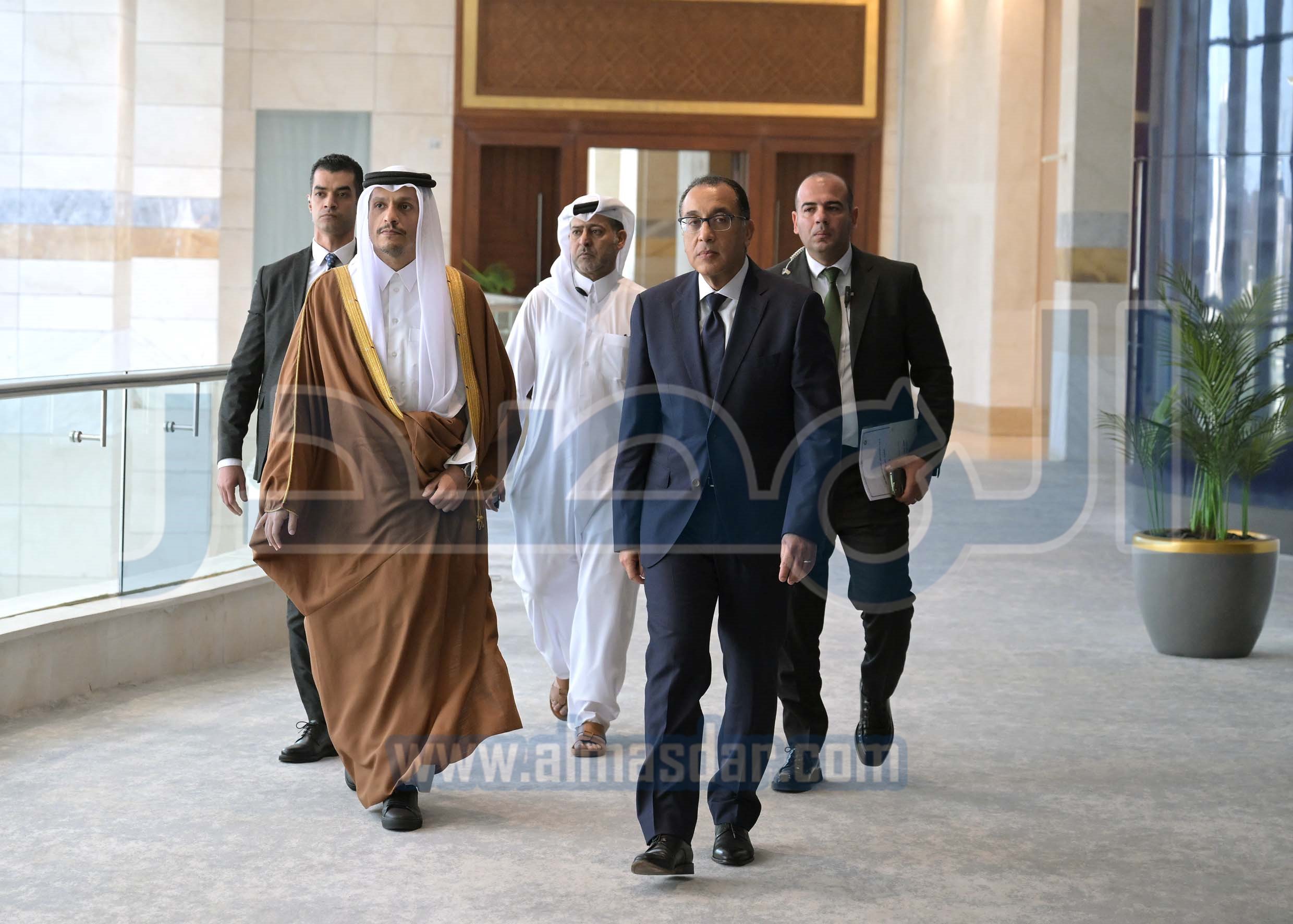 جلسة مباحثات موسعة بين رئيس وزراء مصر ونظيره القطري