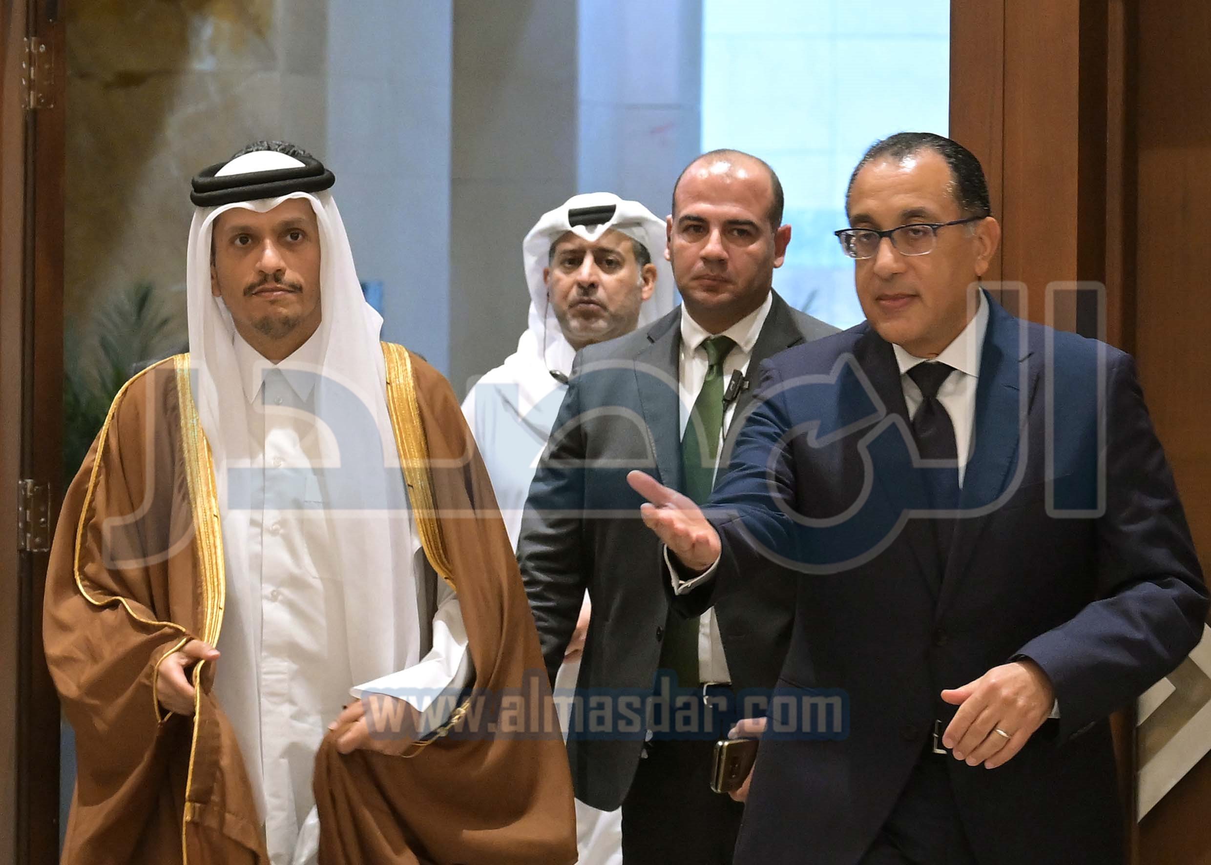 جلسة مباحثات موسعة بين رئيس وزراء مصر ونظيره القطري