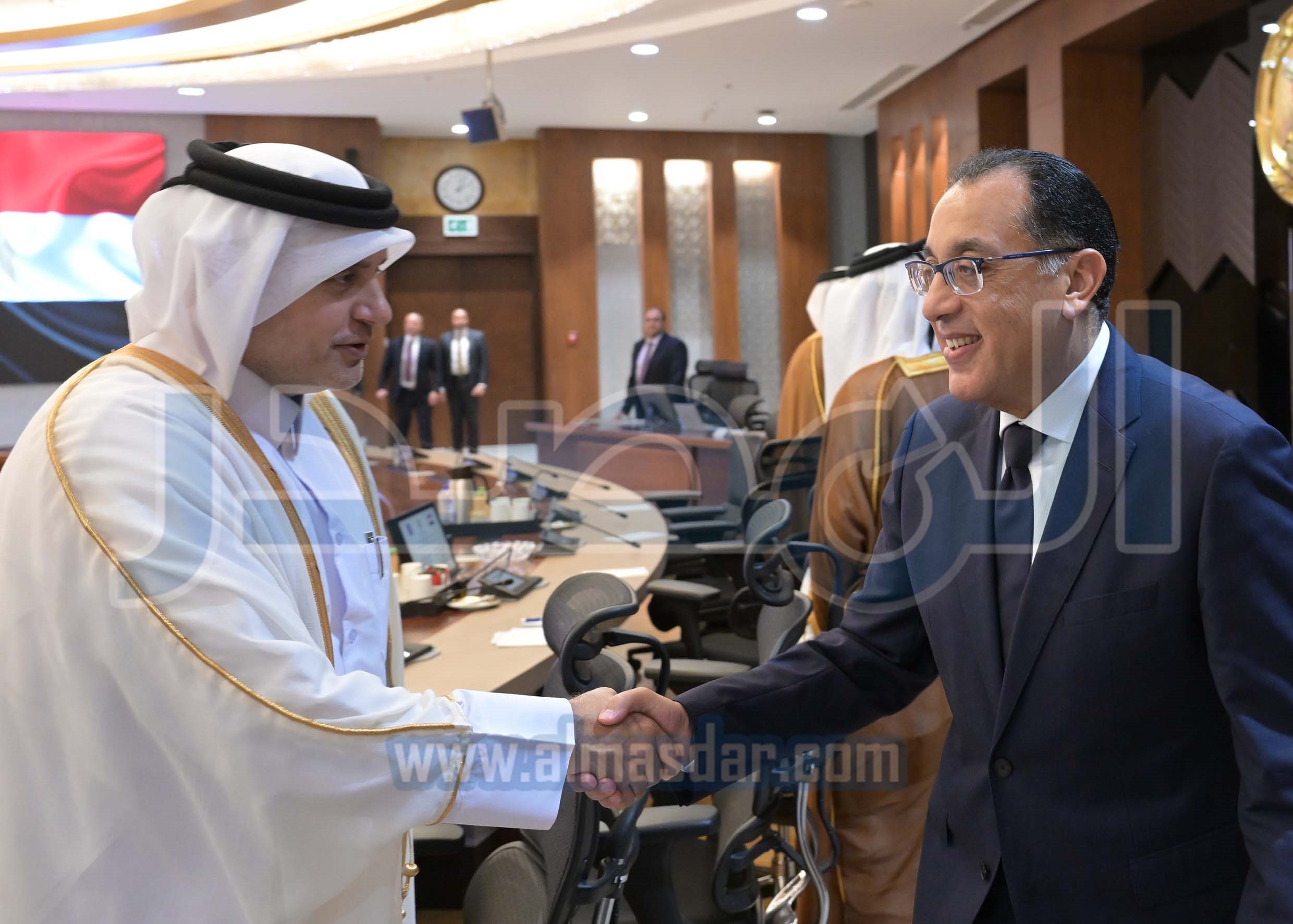 جلسة مباحثات موسعة بين رئيس وزراء مصر ونظيره القطري