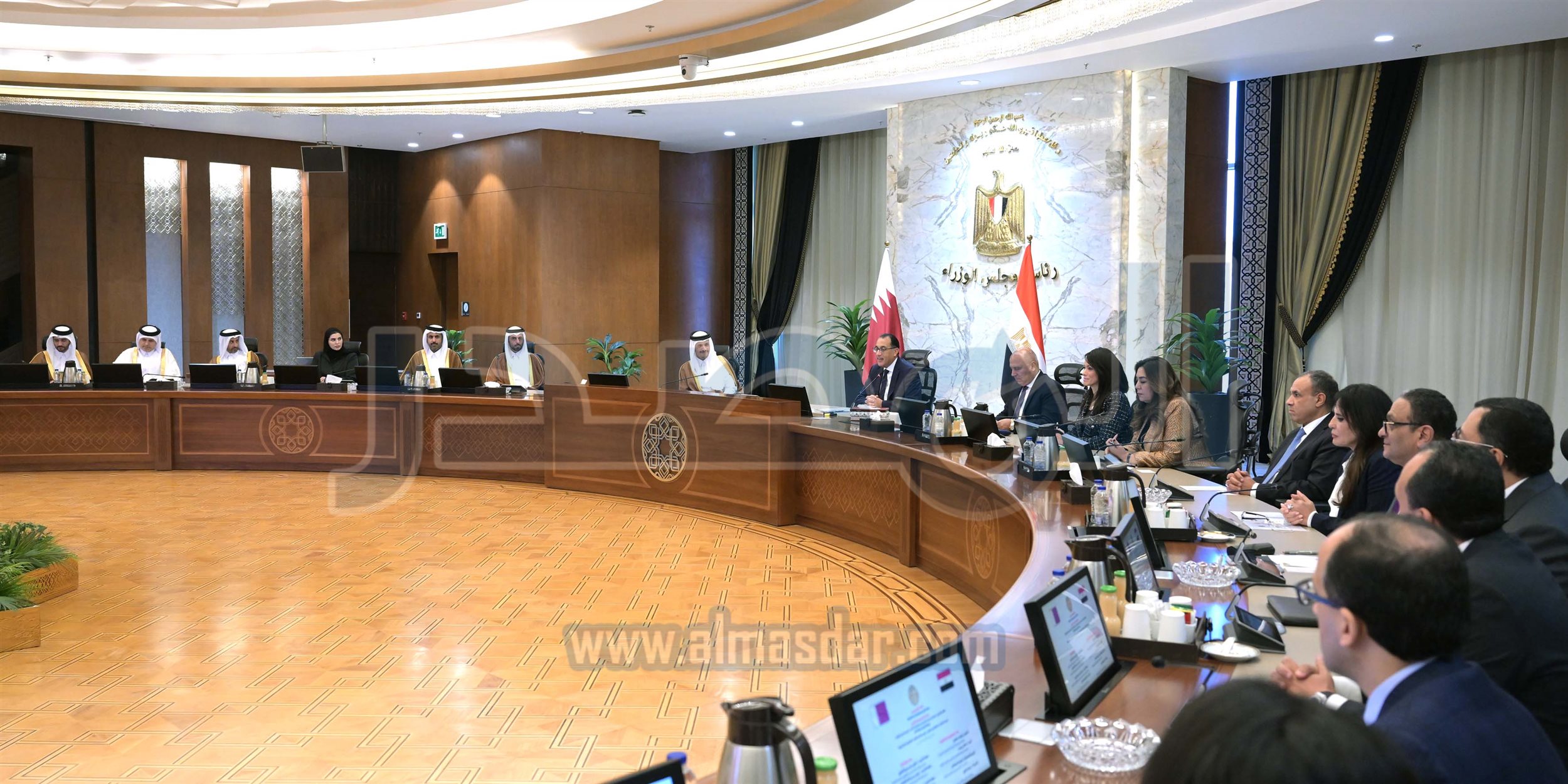 جلسة مباحثات موسعة بين رئيس وزراء مصر ونظيره القطري