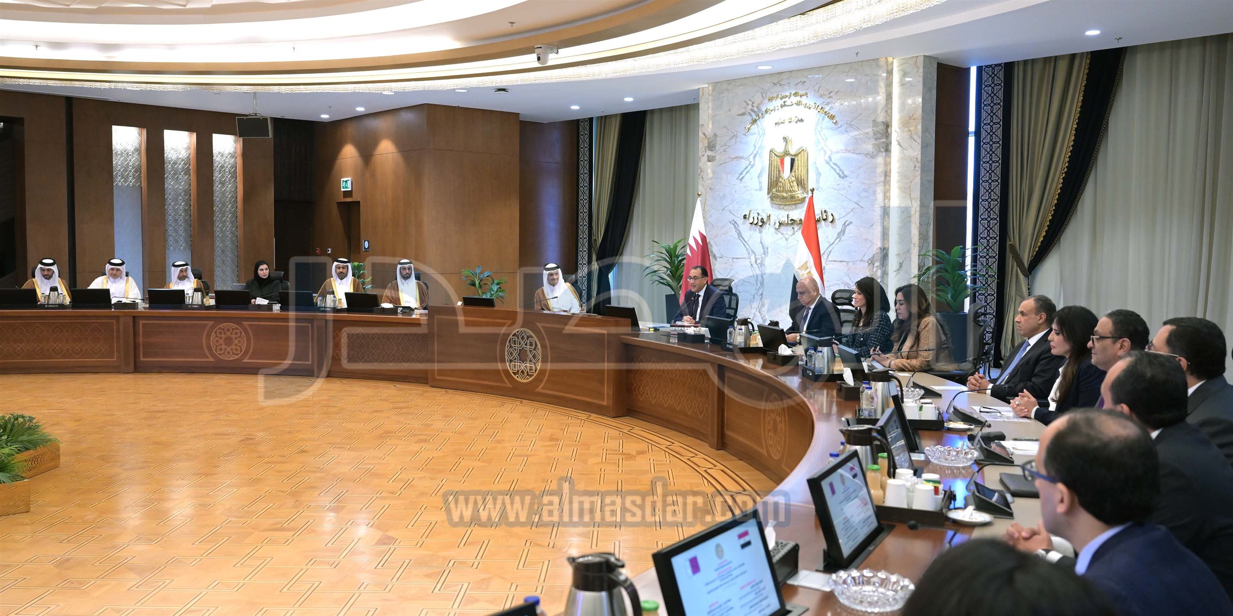 جلسة مباحثات موسعة بين رئيس وزراء مصر ونظيره القطري