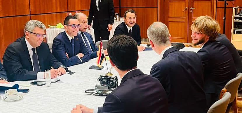 وزير الاستثمار يجري مباحثات مع نائب المستشار الألماني