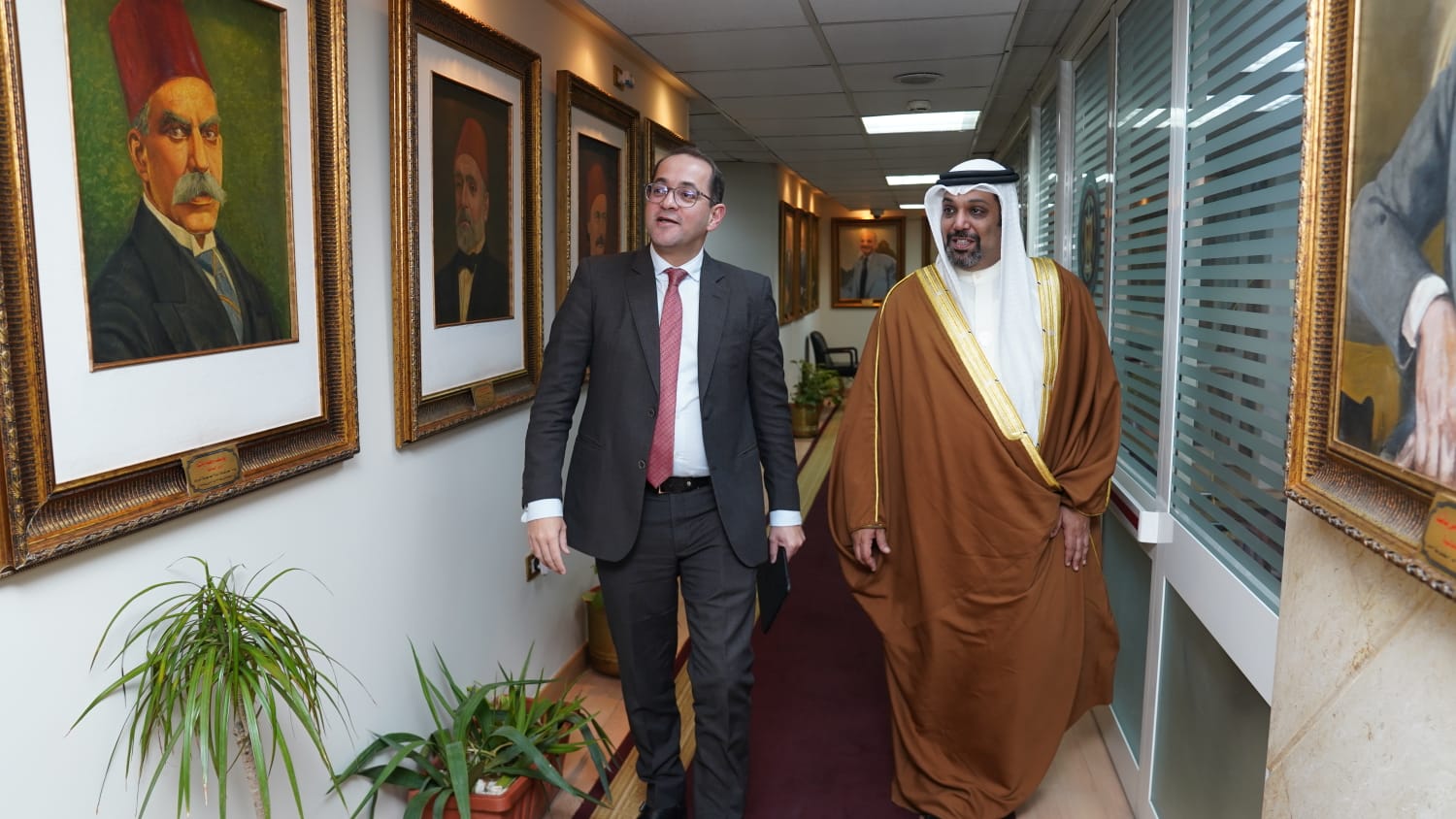 وزير المالية يلتقي نظيره البحرينى
