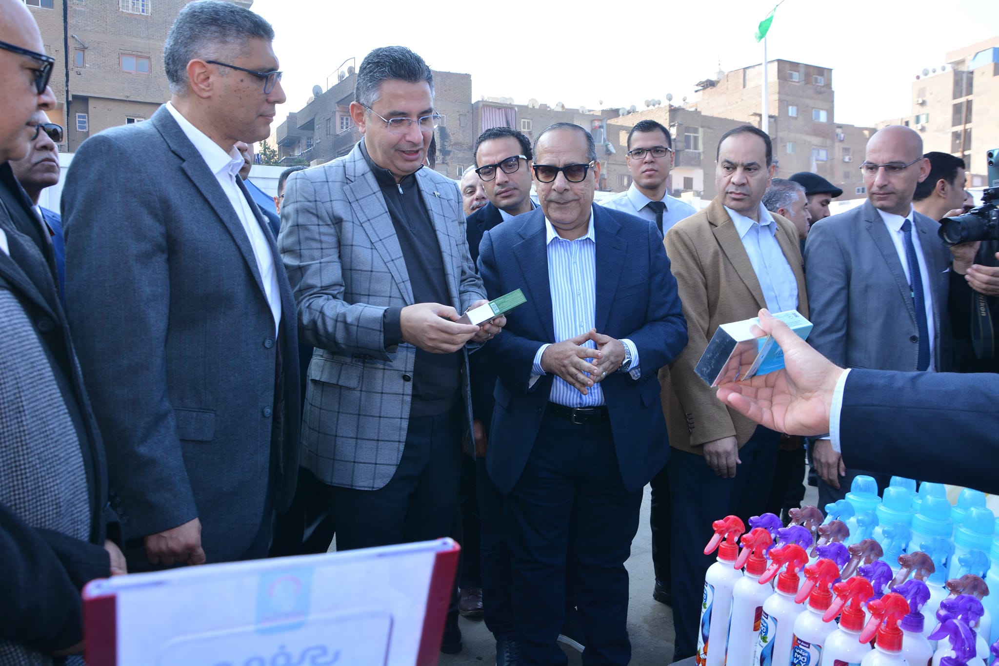 وزير التموين يفتتح سوق اليوم الواحد في إمبابة