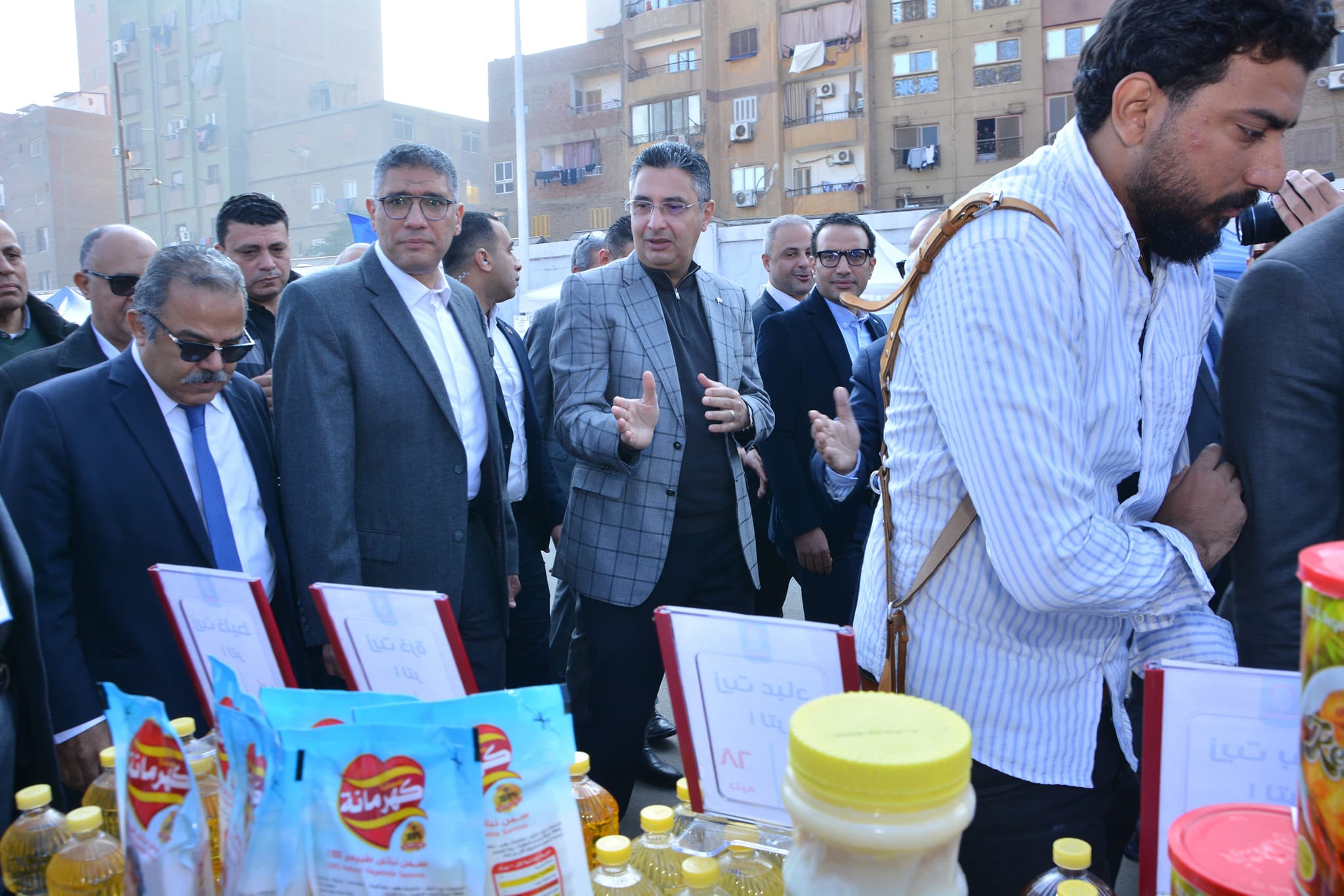 وزير التموين يفتتح سوق اليوم الواحد في إمبابة
