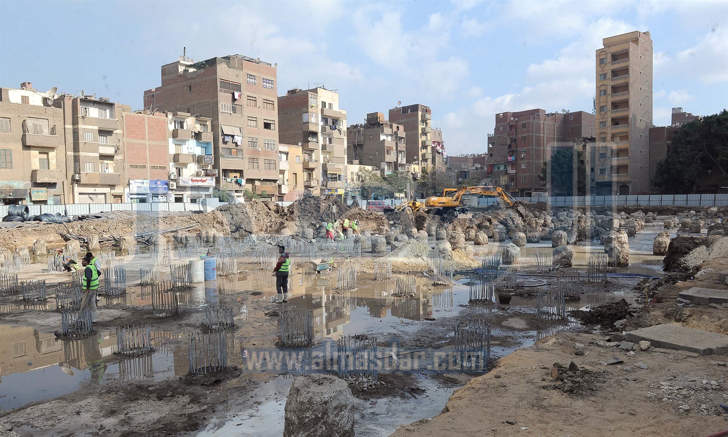رئيس الوزراء يبدأ جولة تفقدية بعدد من المنشآت الصحية