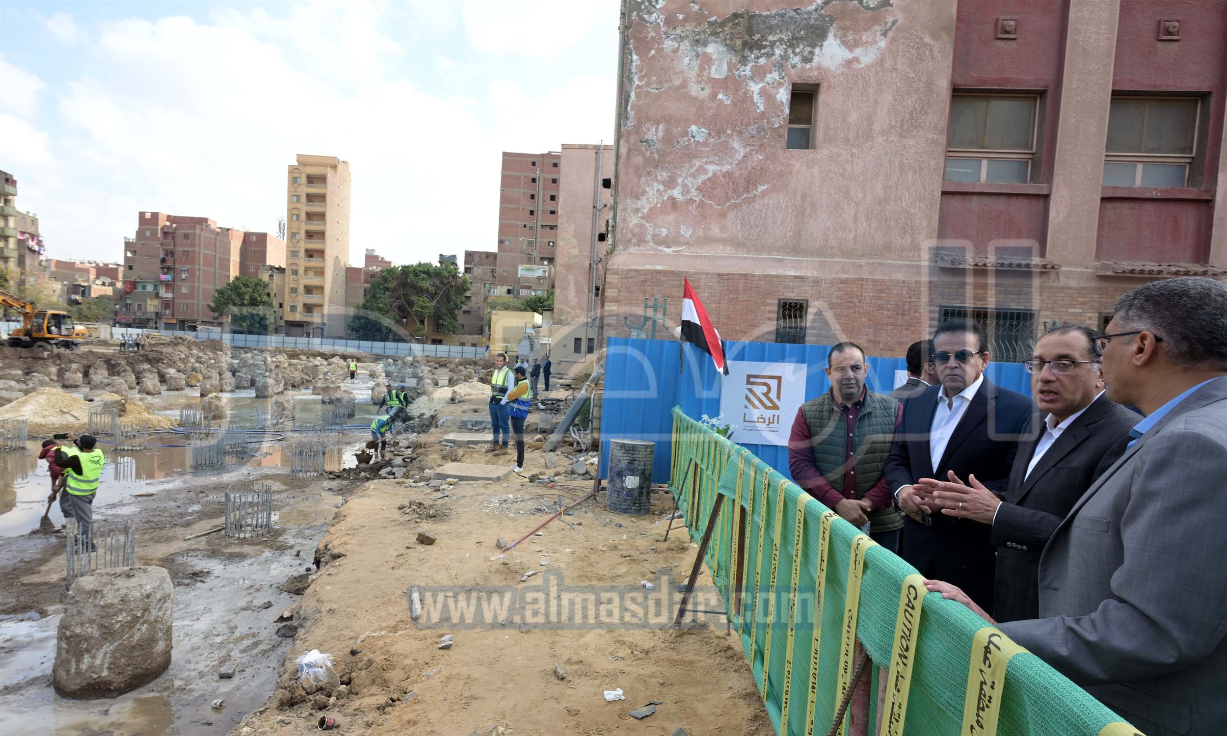 رئيس الوزراء يبدأ جولة تفقدية بعدد من المنشآت الصحية