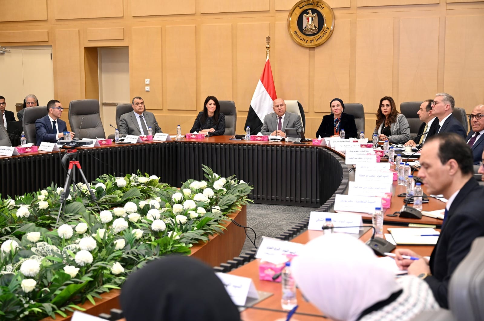 وزير الصناعة والنقل يترأس المجموعة الوزارية للتنمية الصناعية