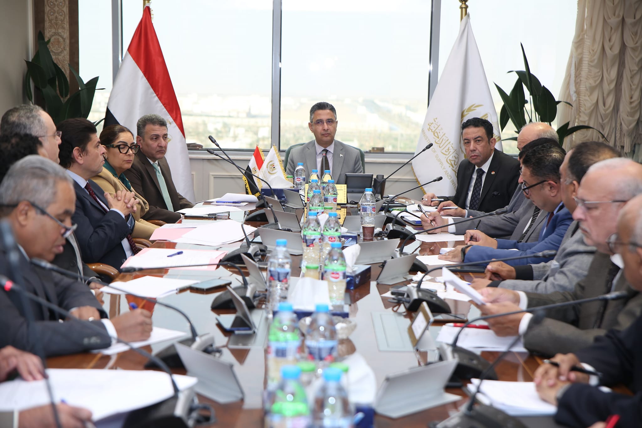 وزير التموين يترأس اجتماع اللجنة العليا للمطاحن