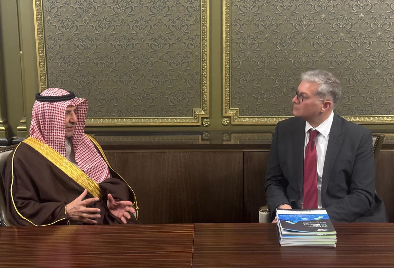 وزير البترول مع وزير الصناعة بالسعودية
