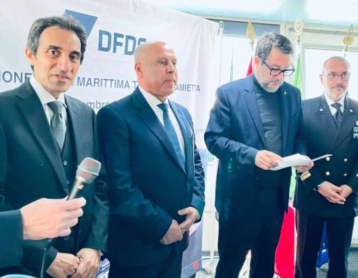 الوزير ووزير نقل إيطاليا يشهدان تشغيل خط الرورو المصرى الإيطالى