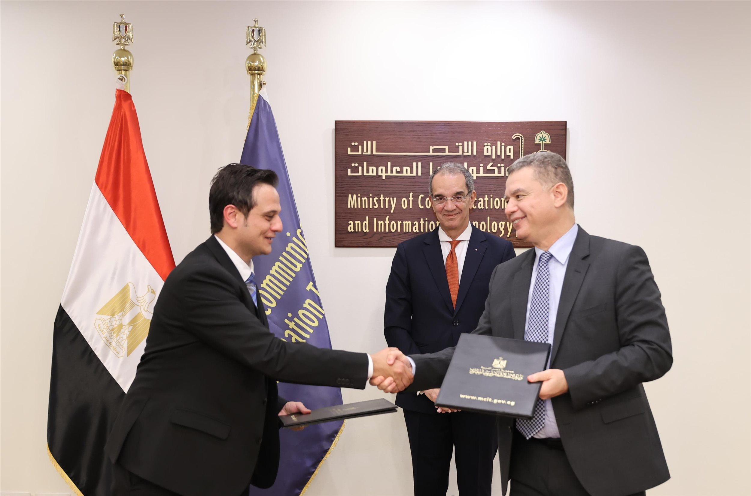 وزير الاتصالات يشهد التعاون بين إيتيدا وشركة فاوندفر