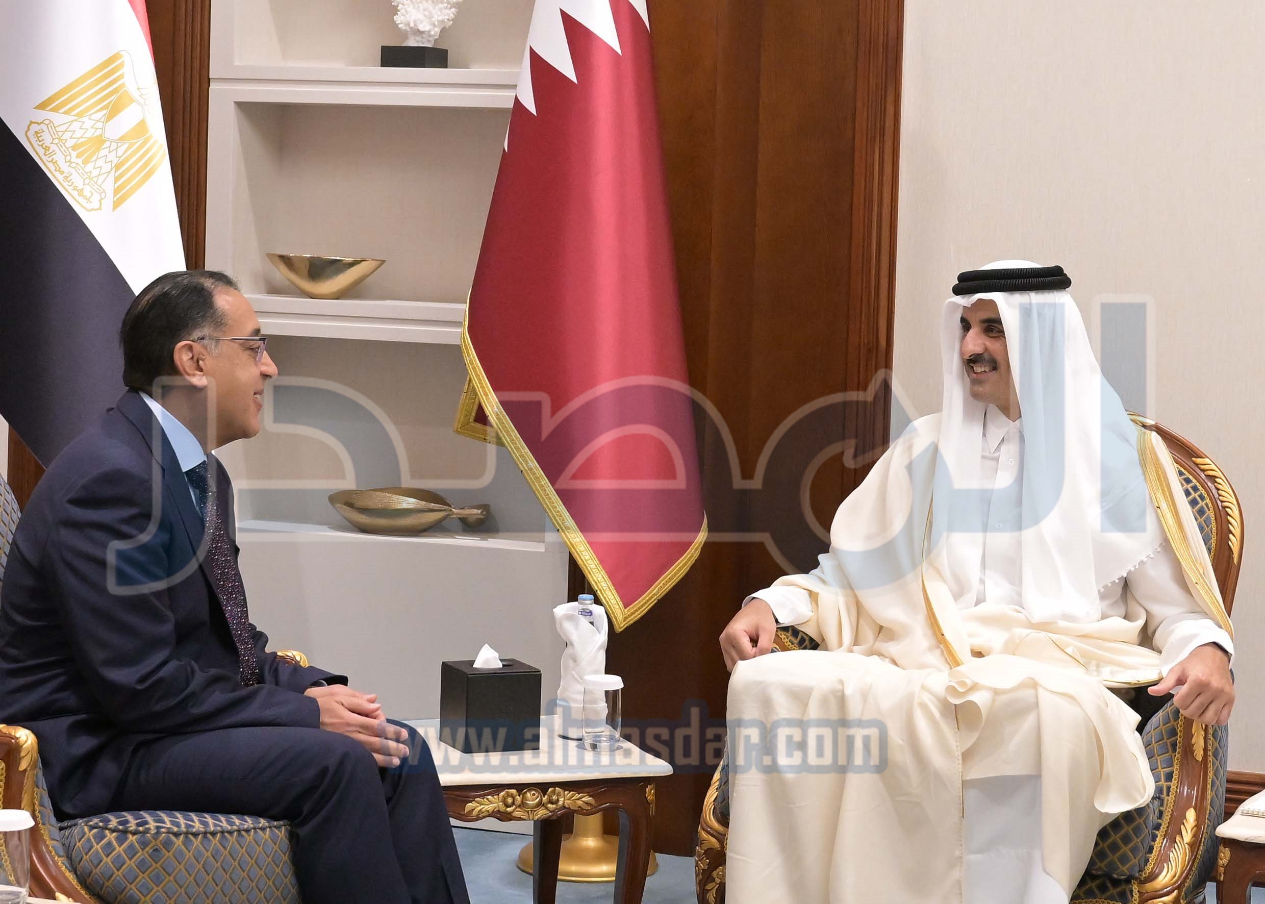 أمير دولة قطر يستقبل رئيس الوزراء