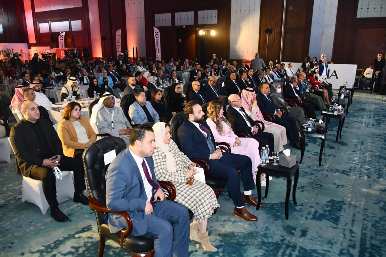 وزير الشباب يفتتح فعاليات الملتقى الدولي للاستثمار والصناعة الرياضية