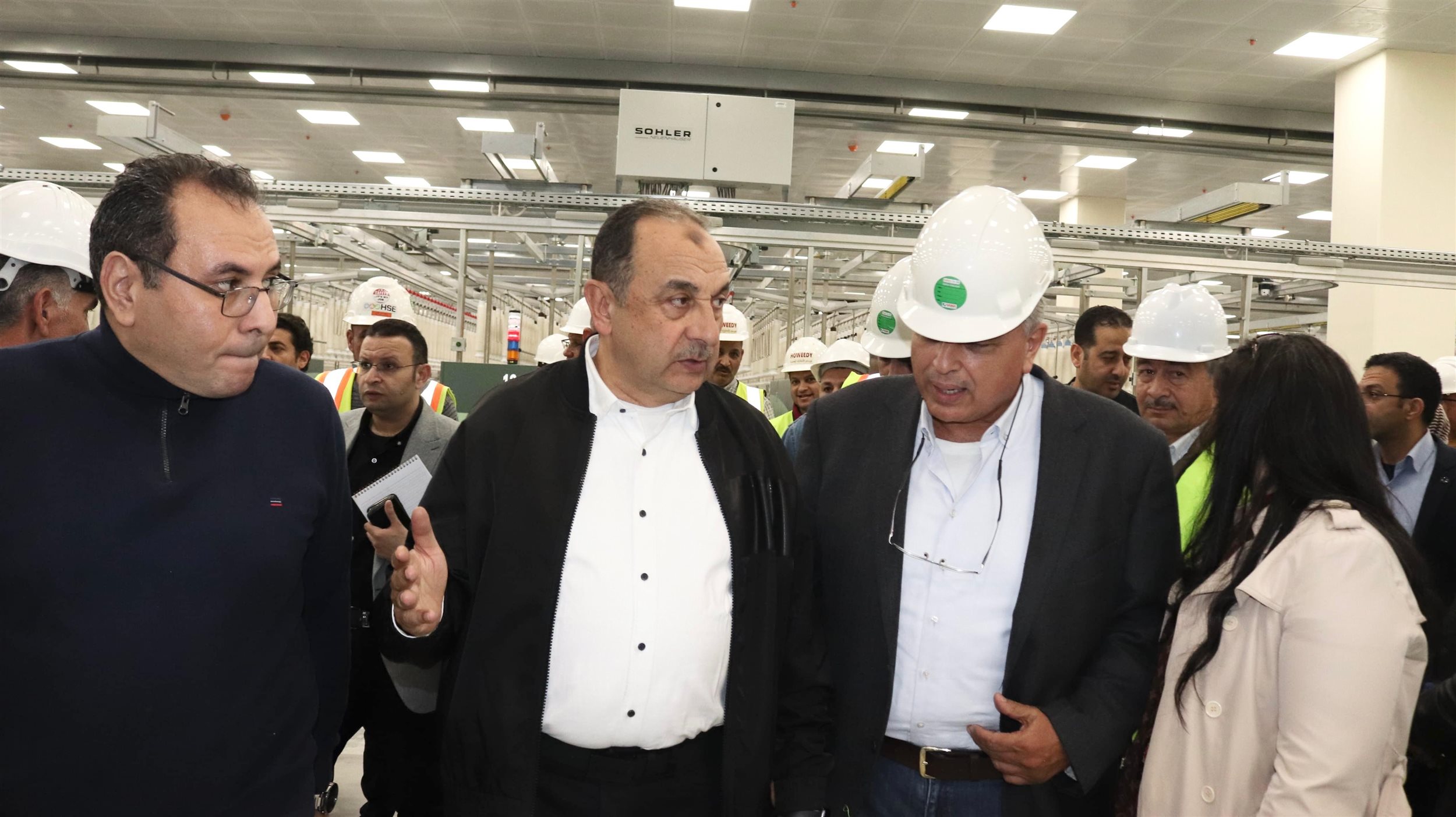 وزير قطاع الأعمال العام في جولة ميدانية بشركة غزل المحلة
