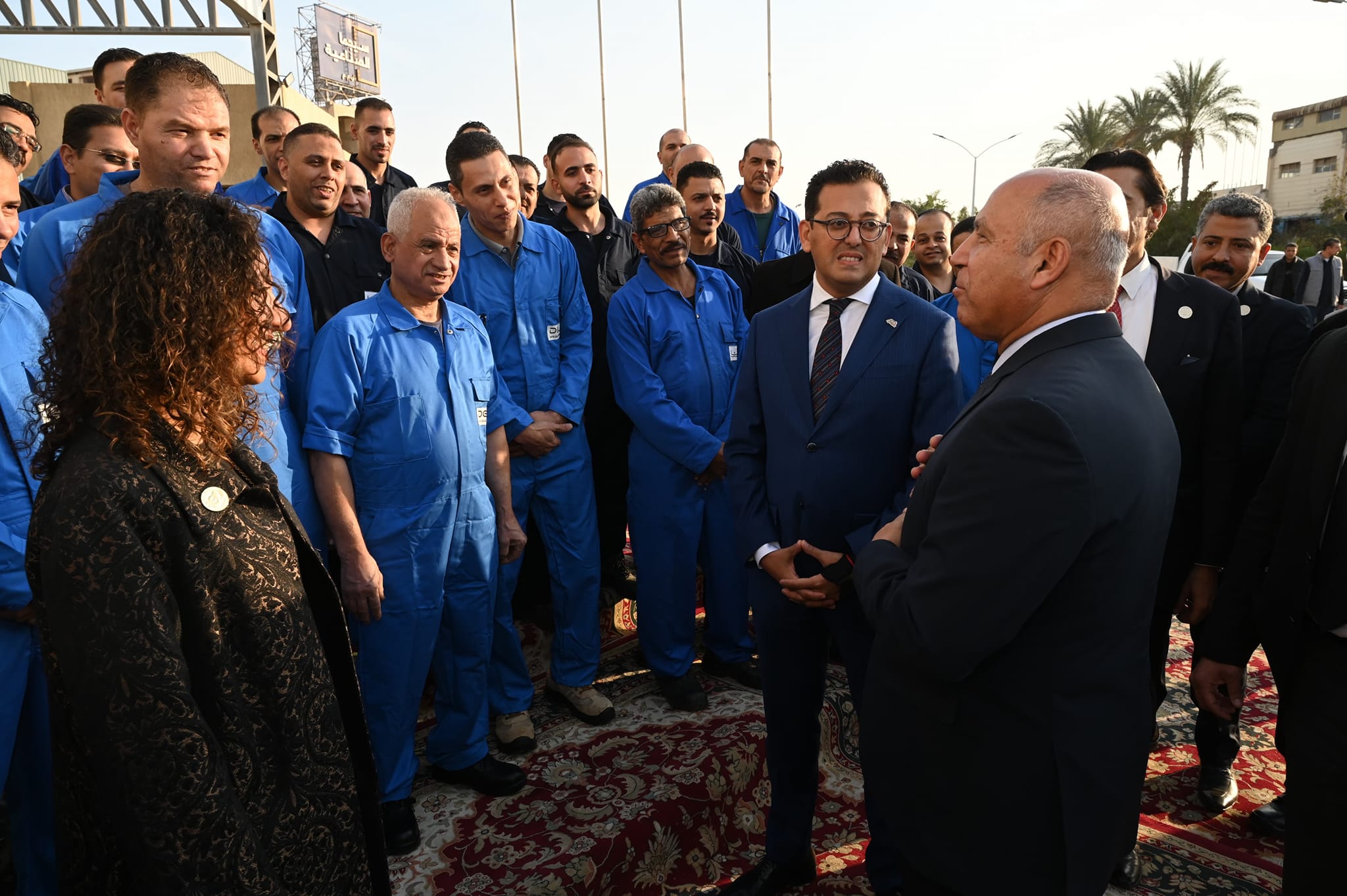 الوزير يتفقد 4 مصانع متخصصة في مجالات الصناعات الكهربائية