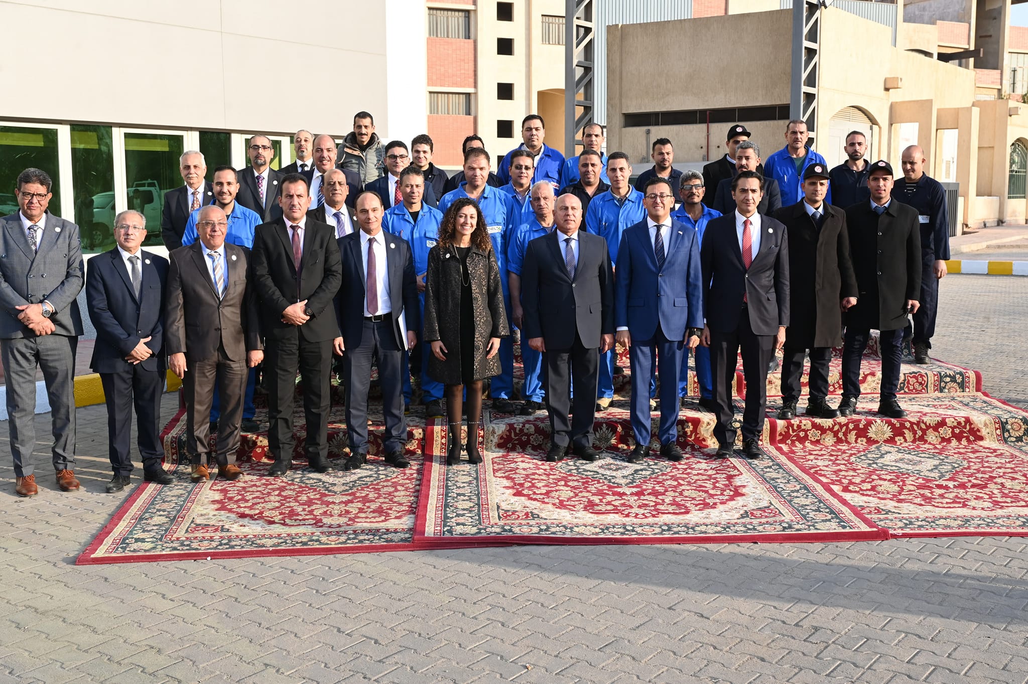 الوزير يتفقد 4 مصانع متخصصة في مجالات الصناعات الكهربائية