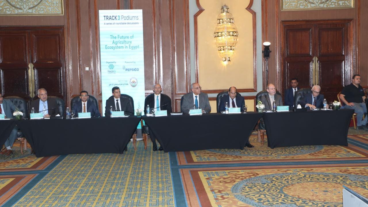 فعاليات المائدة المستديرة الأولى حول مستقبل الزراعة في مصر