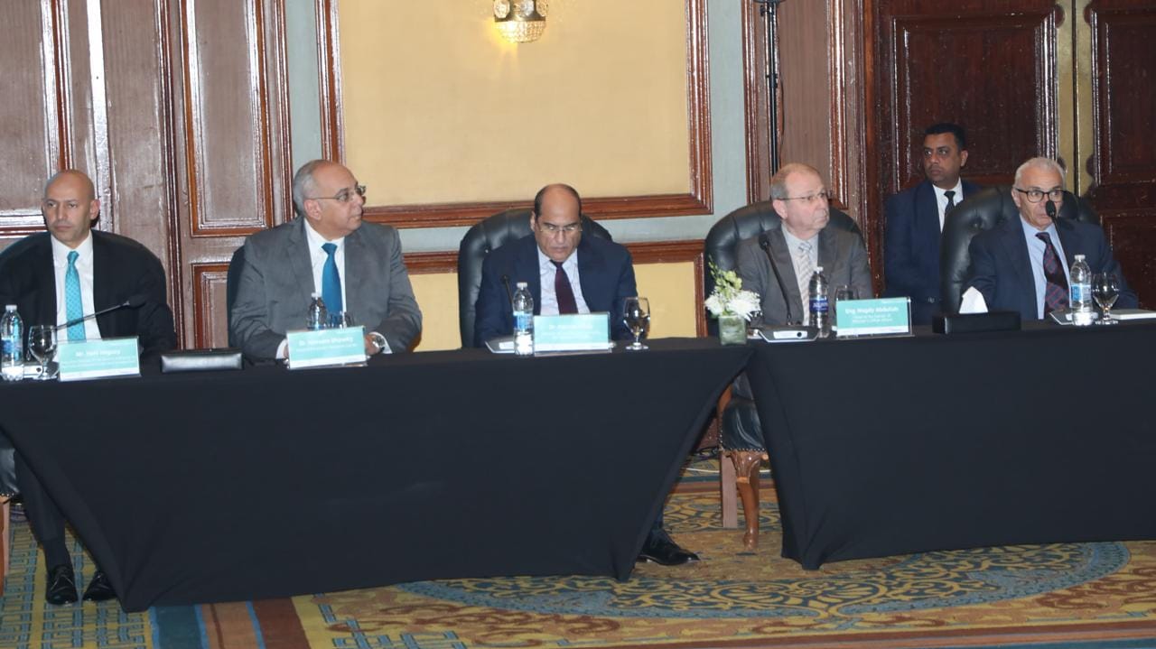 فعاليات المائدة المستديرة الأولى حول مستقبل الزراعة في مصر