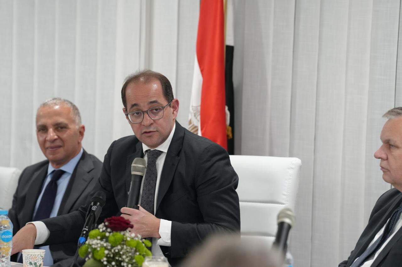 وزير المالية ع ممثلي مجتمع الأعمال بالغرفة الألمانية