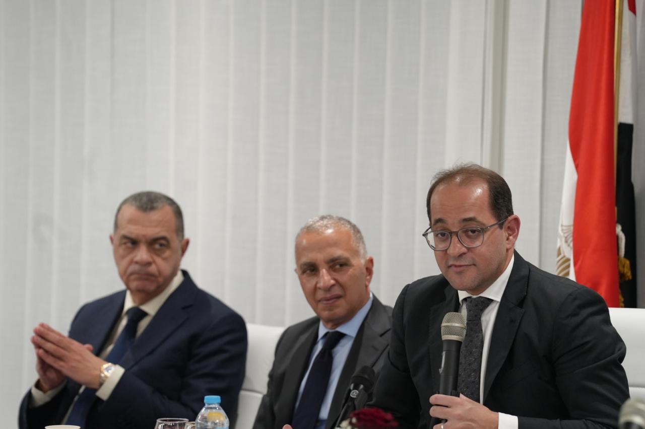 وزير المالية ع ممثلي مجتمع الأعمال بالغرفة الألمانية