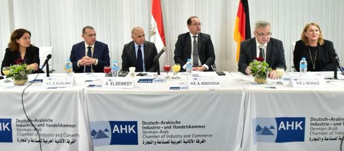 وزير المالية ع ممثلي مجتمع الأعمال بالغرفة الألمانية