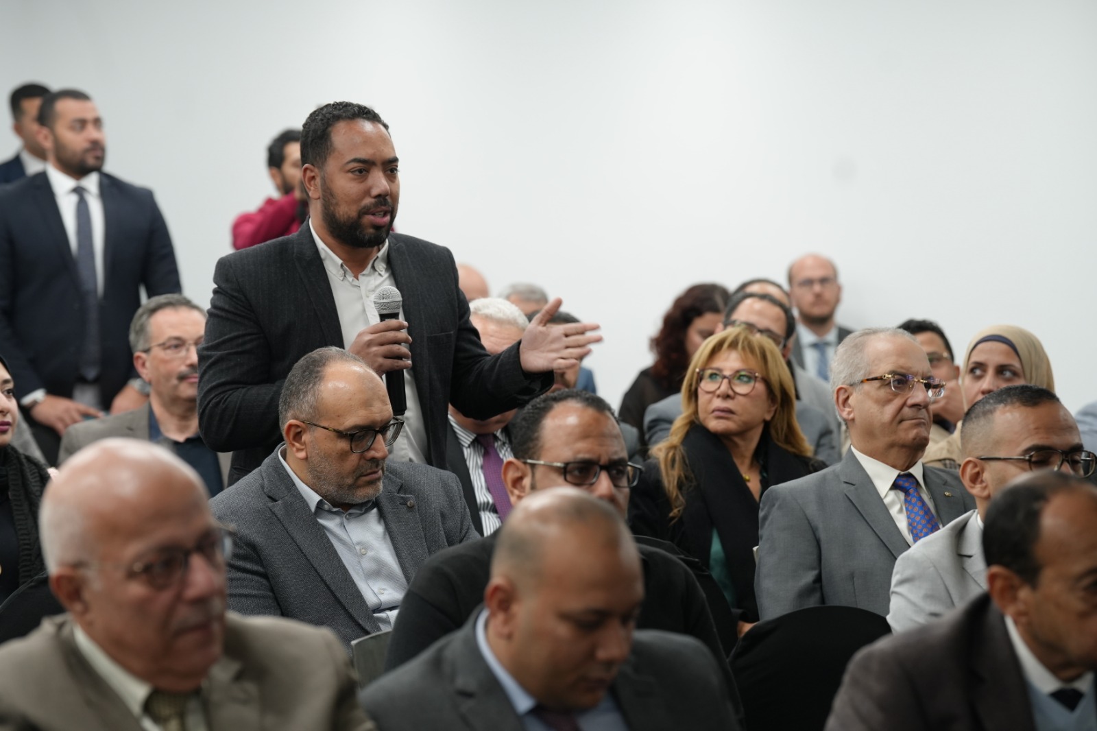 وزير المالية ع ممثلي مجتمع الأعمال بالغرفة الألمانية