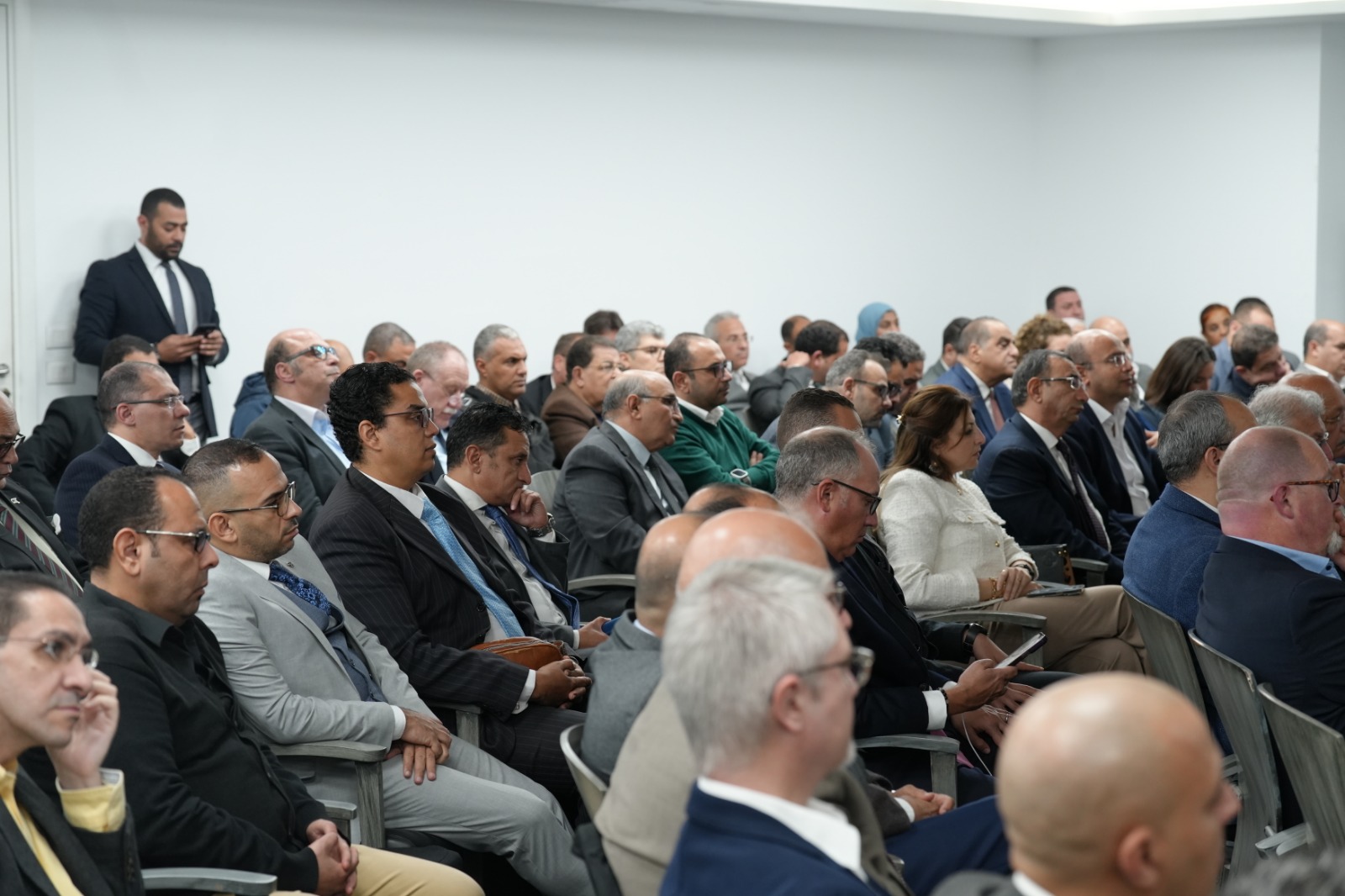 وزير المالية ع ممثلي مجتمع الأعمال بالغرفة الألمانية