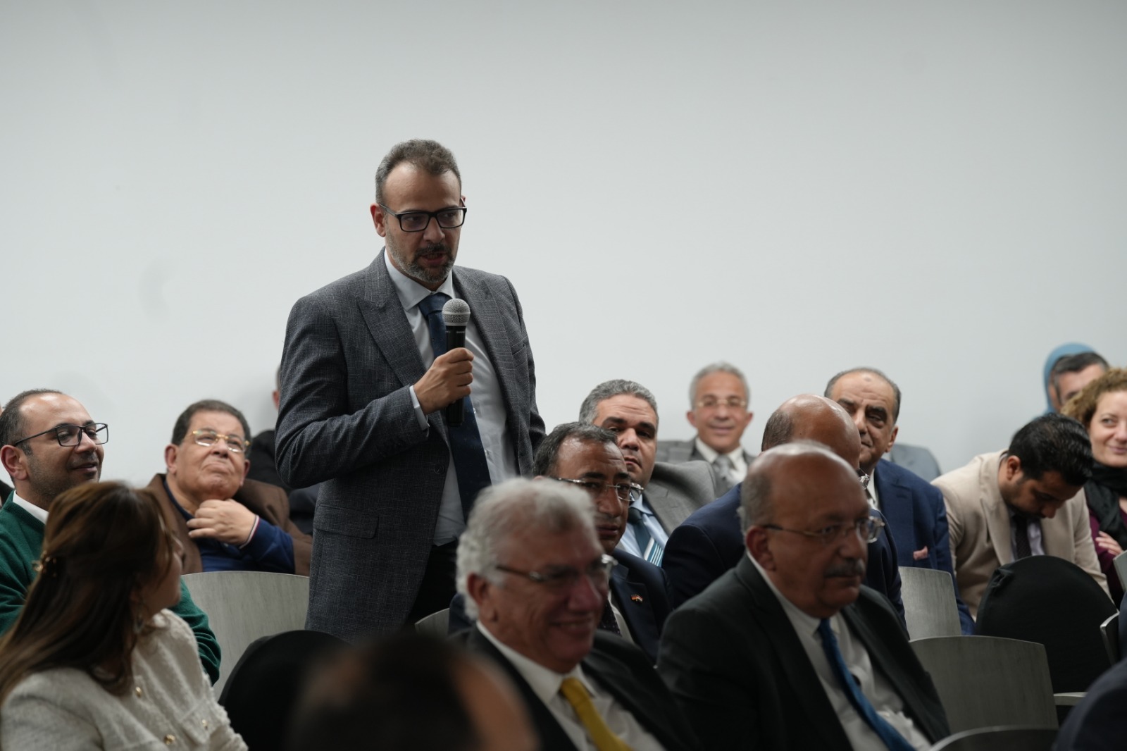 وزير المالية ع ممثلي مجتمع الأعمال بالغرفة الألمانية
