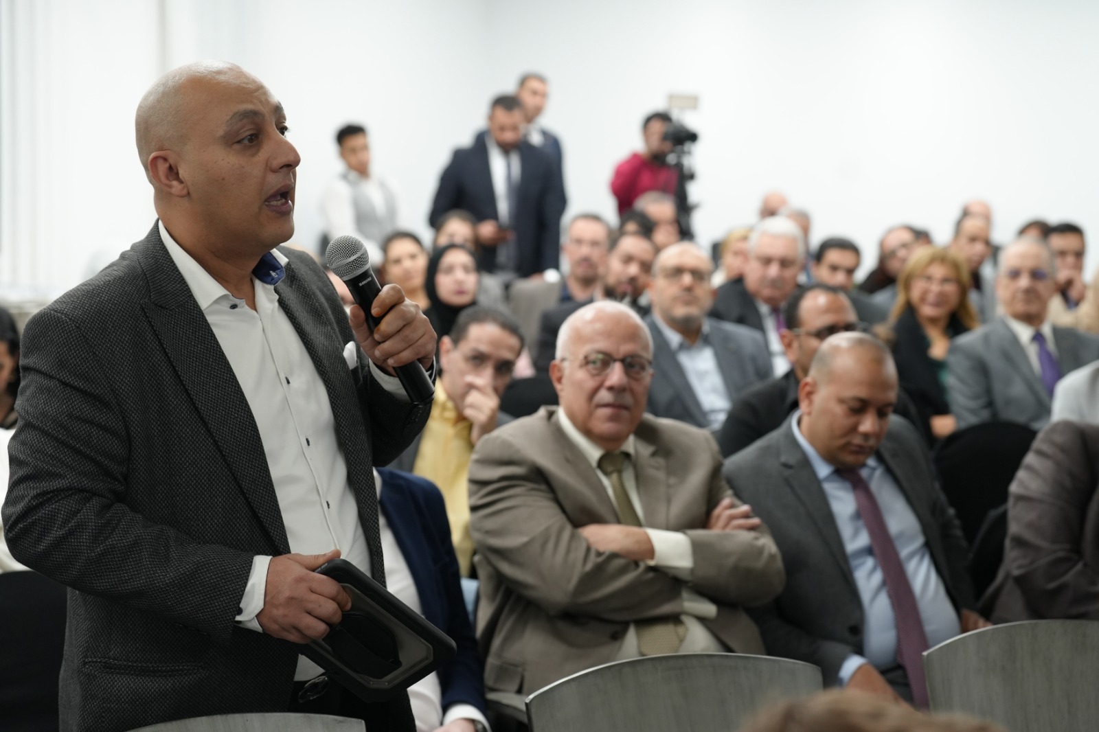 وزير المالية ع ممثلي مجتمع الأعمال بالغرفة الألمانية