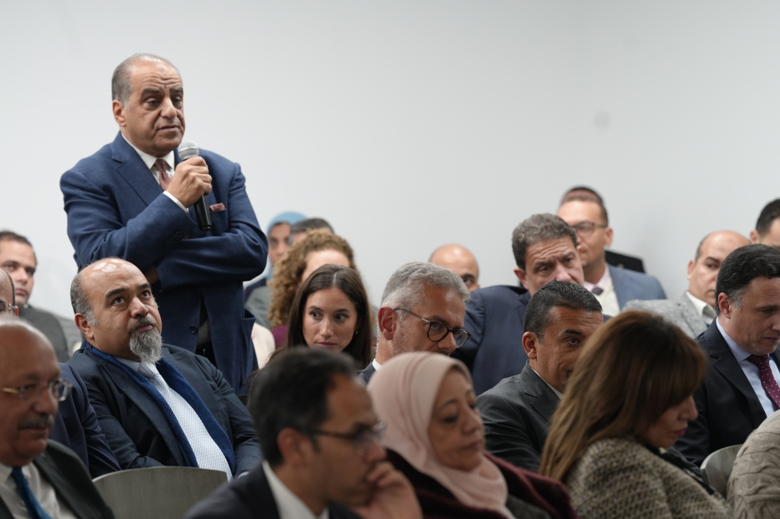 وزير المالية ع ممثلي مجتمع الأعمال بالغرفة الألمانية