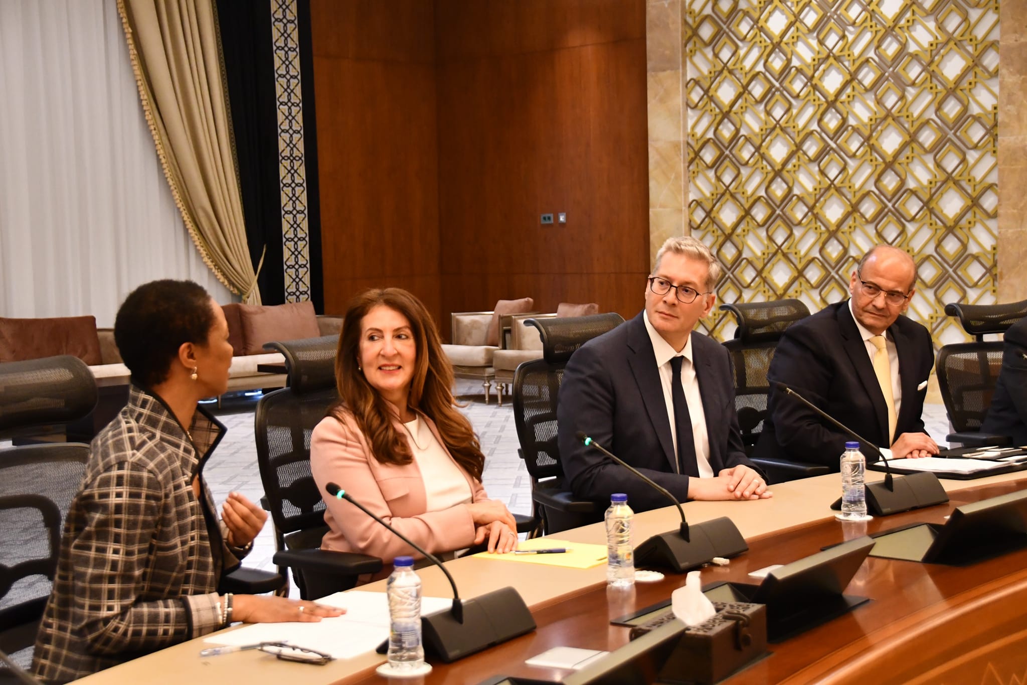 اتفاقية بين هيئة البترول والوكالة الأمريكية للتجارة والتنمية