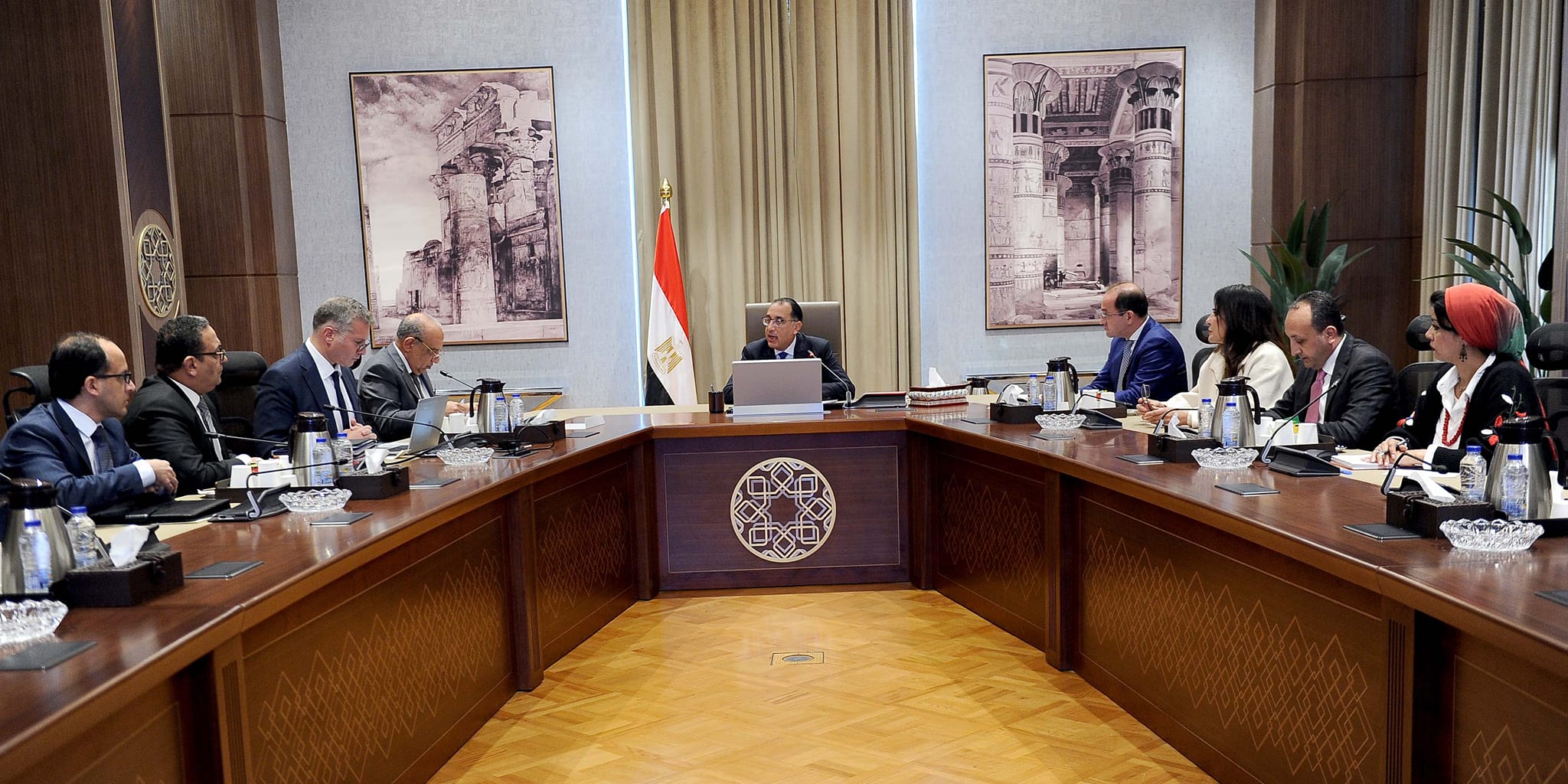 رئيس الوزراء يتابع جهود توفير احتياجات قطاع الكهرباء